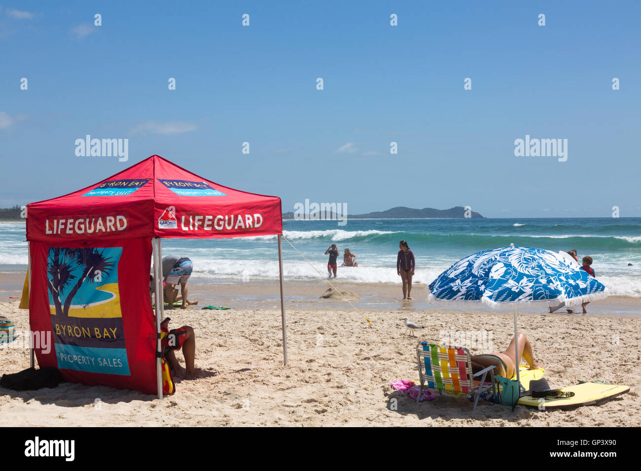 Surf Rescue Rettungsschwimmer Zelt auf gebrochene Kopf Strand in Byron Bay, new-South.Wales, Australien Stockfoto