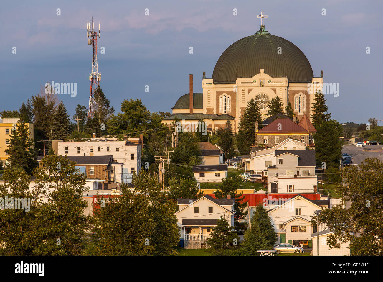 Die heilige Teresa von Avila Kathedrale (Dom Sainte-Therese Avila) ist Dienstag, 23. August 2016 in Amos, Kanada abgebildet. Stockfoto Die heilige Teresa von Avila Kathedrale (Dom Sainte-Therese Avila) ist Dienstag, 23. August 2016 in Amos, Kanada abgebildet. Stockfoto