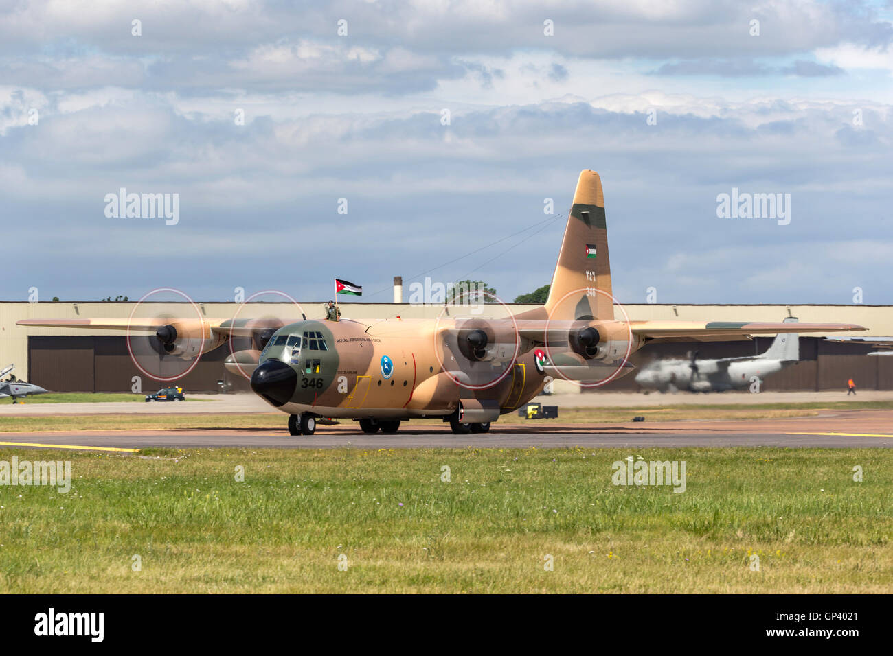 Royal Jordanian Air Force Lockheed C - 130H Abfahrt der Royal International Air Tattoo (RIAT) an RAF Fairford in Gloucestershire Stockfoto