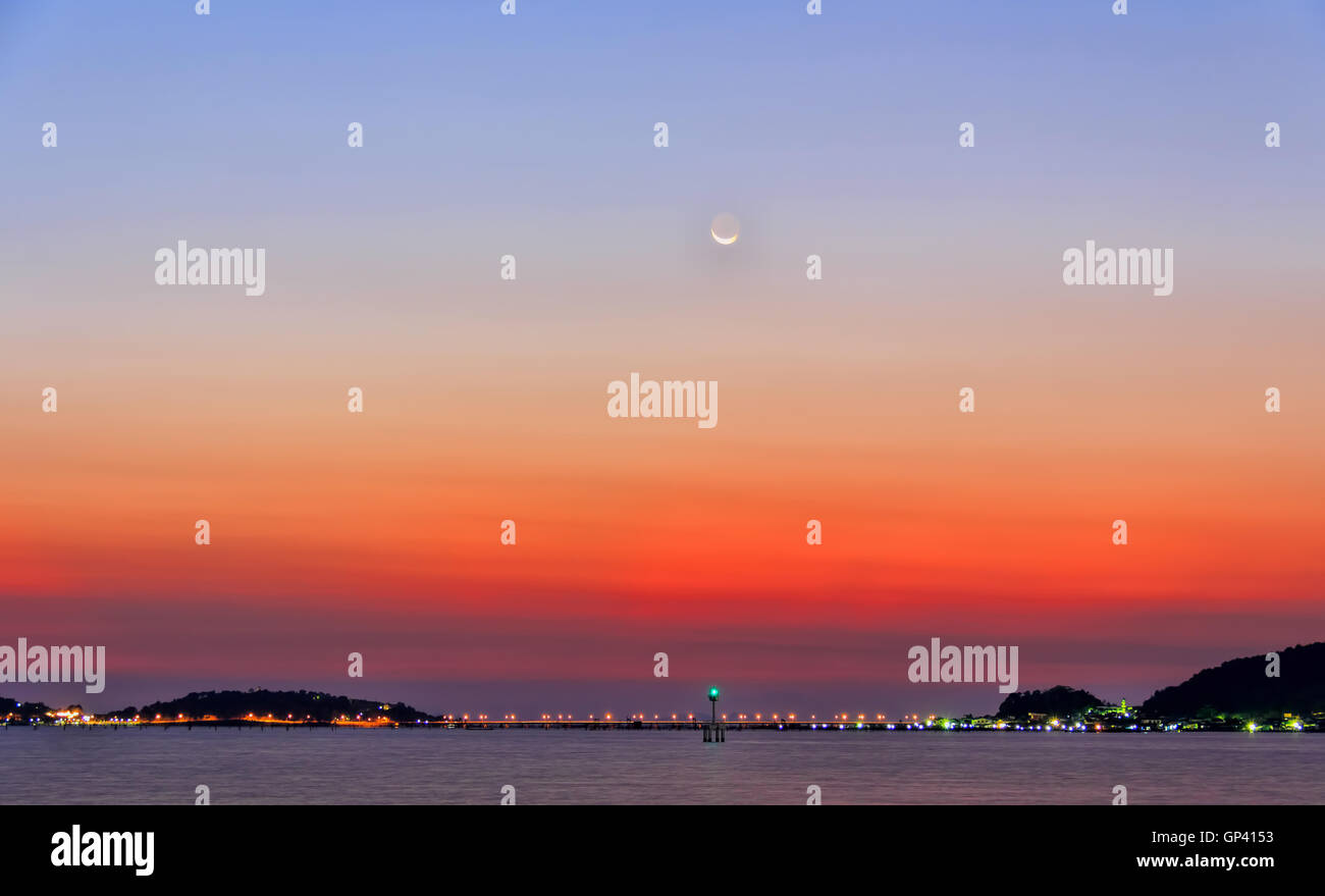 Wolken, Himmel, bunte, gestuften, konvektive, Stratus, Cumulus, Cirrus, Alto, Nimbus Wolke aus rot, Orange, rosa, Sonnenaufgang, Sonnenuntergang, Stockfoto