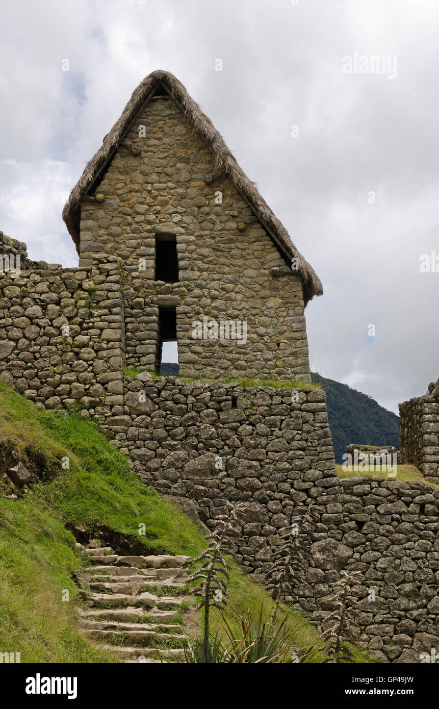 Zweistöckiges Inka Gebäude in Machu Picchu Stockfoto