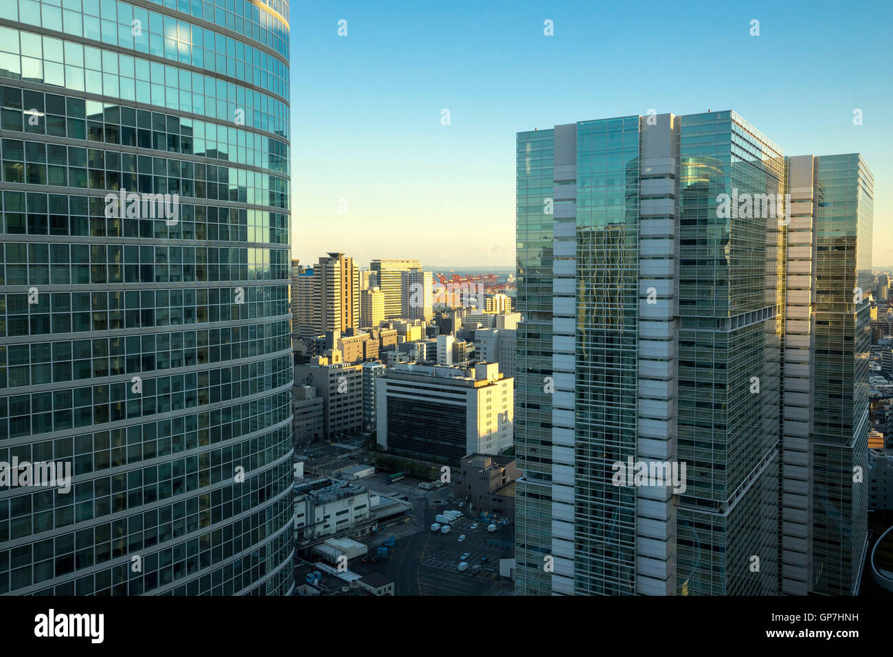 Bauen mit Glas Panel Wände, Tokyo, japan Stockfoto