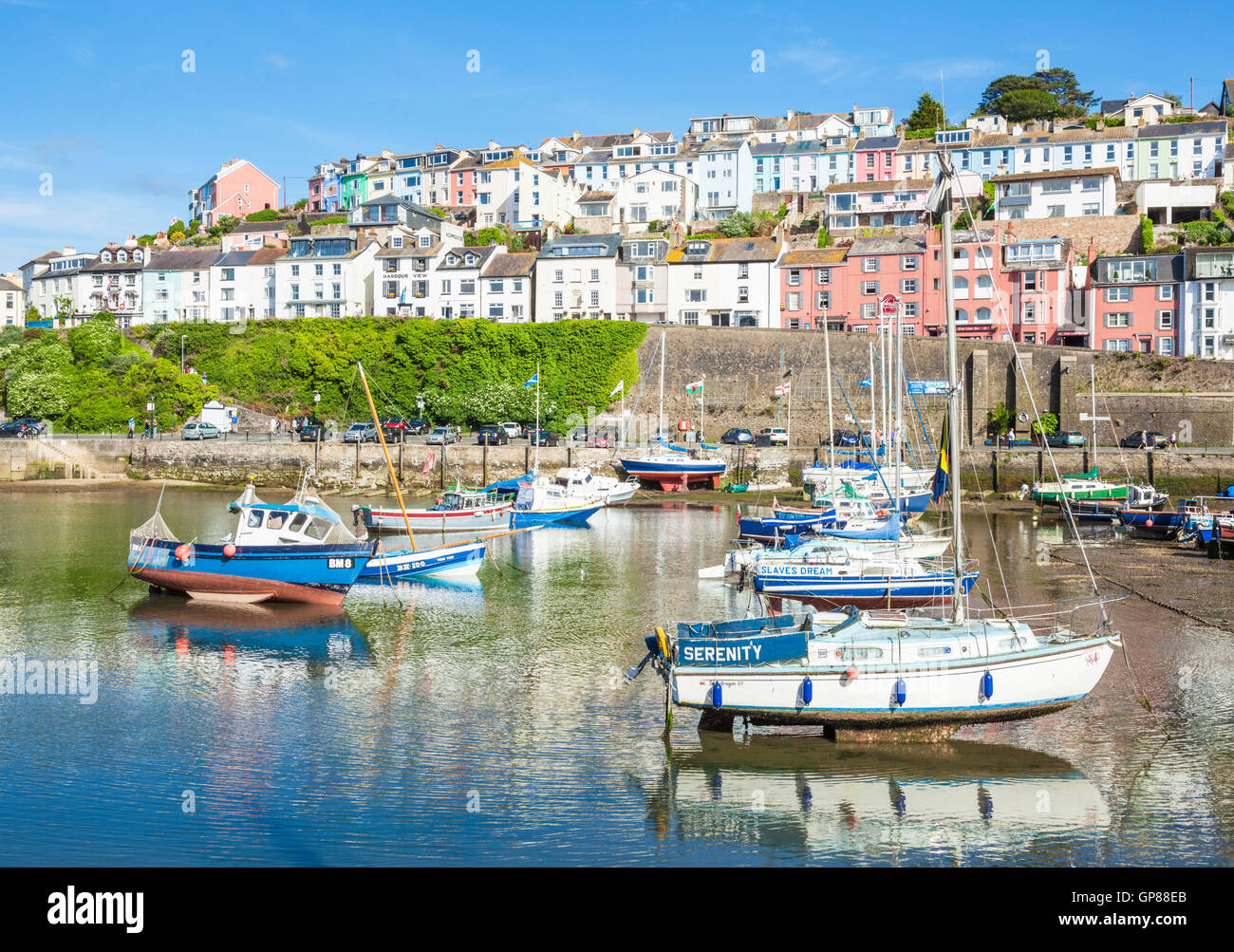 Brixham Hafen Brixham Devon - Yachten und Fischerboote Brixham Hafen Brixham Devon England GB Europa Stockfoto