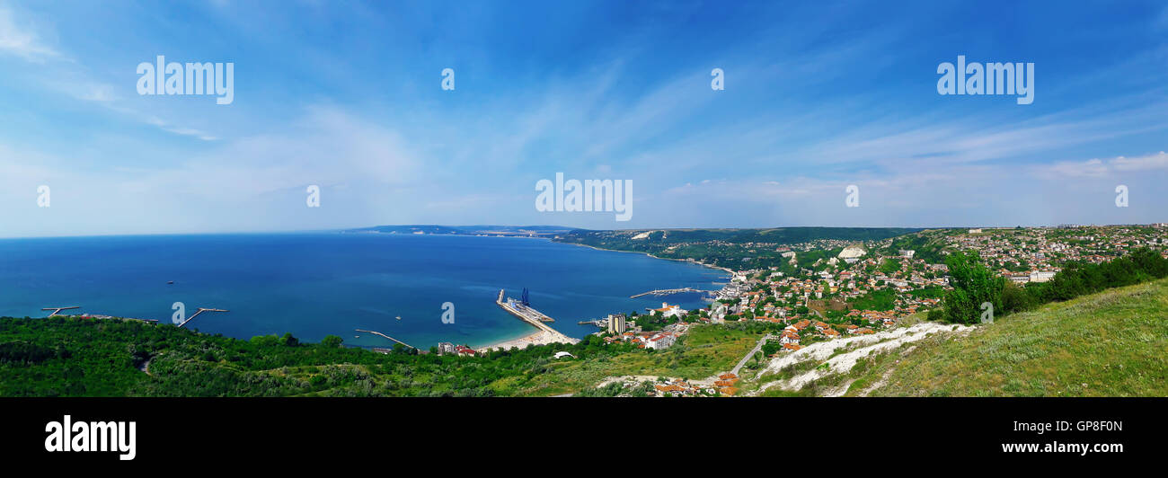 Schönes Panorama der Küste des Schwarzen Meeres in der Stadt Balchik, Bulgarien. Reise, Reisekonzept Stockfoto