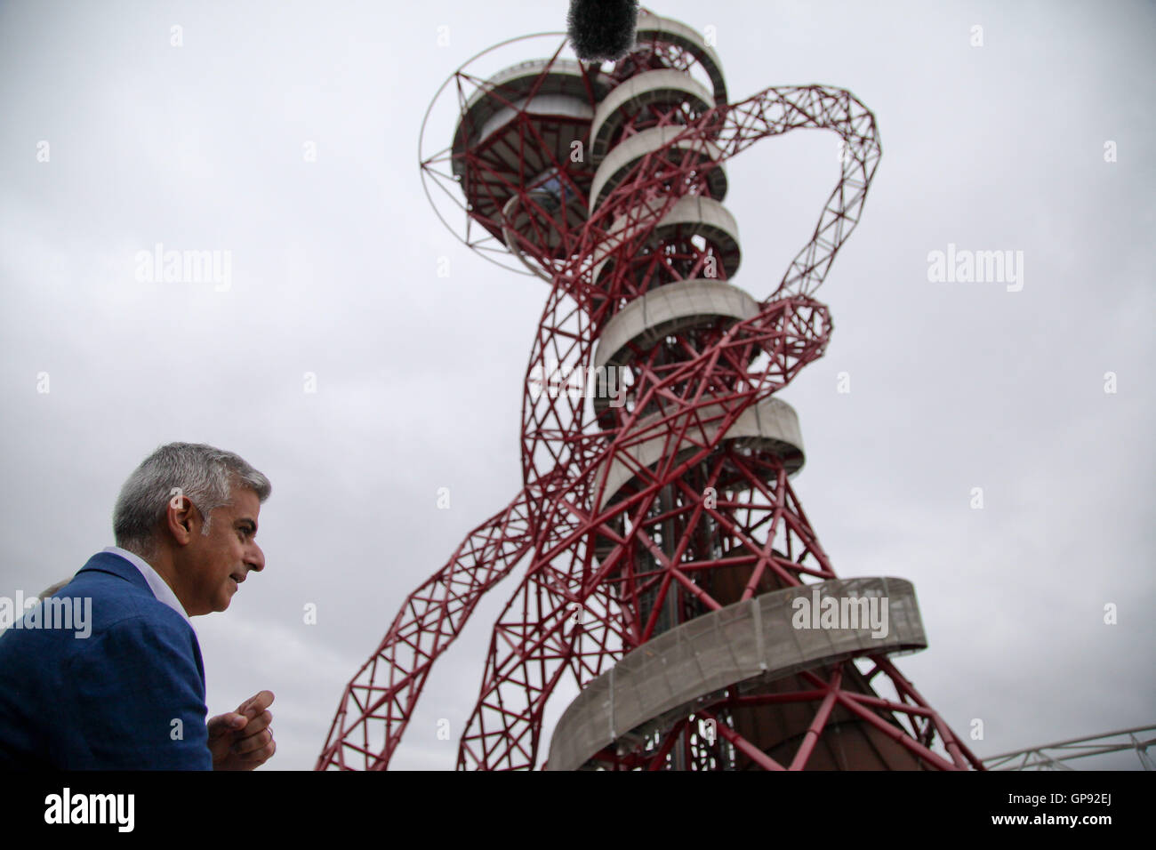 Queen Elizabeth Olympic Park, London, UK - 03 Sep 2016 National Paralympic Day und Liberty-Festival ist eine zweitägige Veranstaltung im Queen Elizabeth Olympic Park vor der Paralympischen Spiele 2016 in Rio. Festival-Besucher haben die Möglichkeit, sich in den Geist der Paralympischen durch das Ausprobieren verschiedener Behinderungen und inklusive Sport., präsentiert von britischen Paralympic Association ParalympicsGB Karneval und motivieren, Osten, ein Gemeinde-Sport-Projekt. Bildnachweis: Dinendra Haria/Alamy Live-Nachrichten Stockfoto