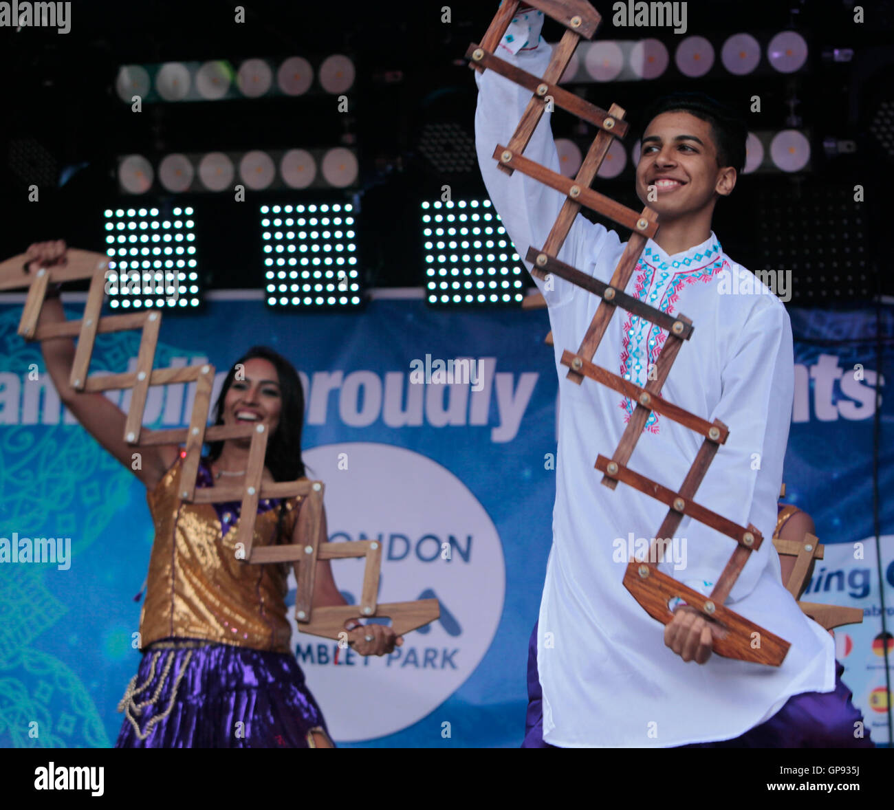 London UK 03 Sep 2016 T das größte eintägige südasiatischen Festival in Europa, das seit 13 Jahren in Gunnersbury Park stattgefunden hat, zog nach Wembley Park in Brent für 2016 Zee Mela. Dies ist eine wahrhaft multikulturelle Veranstaltung, die Menschen aus den unterschiedlichen Bevölkerungsgruppen London hat anlässlich der asiatischen Kultur, Musik, Essen, traditionelle Tänze und Familie entertainment.@Paul Quezada-Neiman/Alamy Live News Bildnachweis: Paul Quezada-Neiman/Alamy Live News Stockfoto