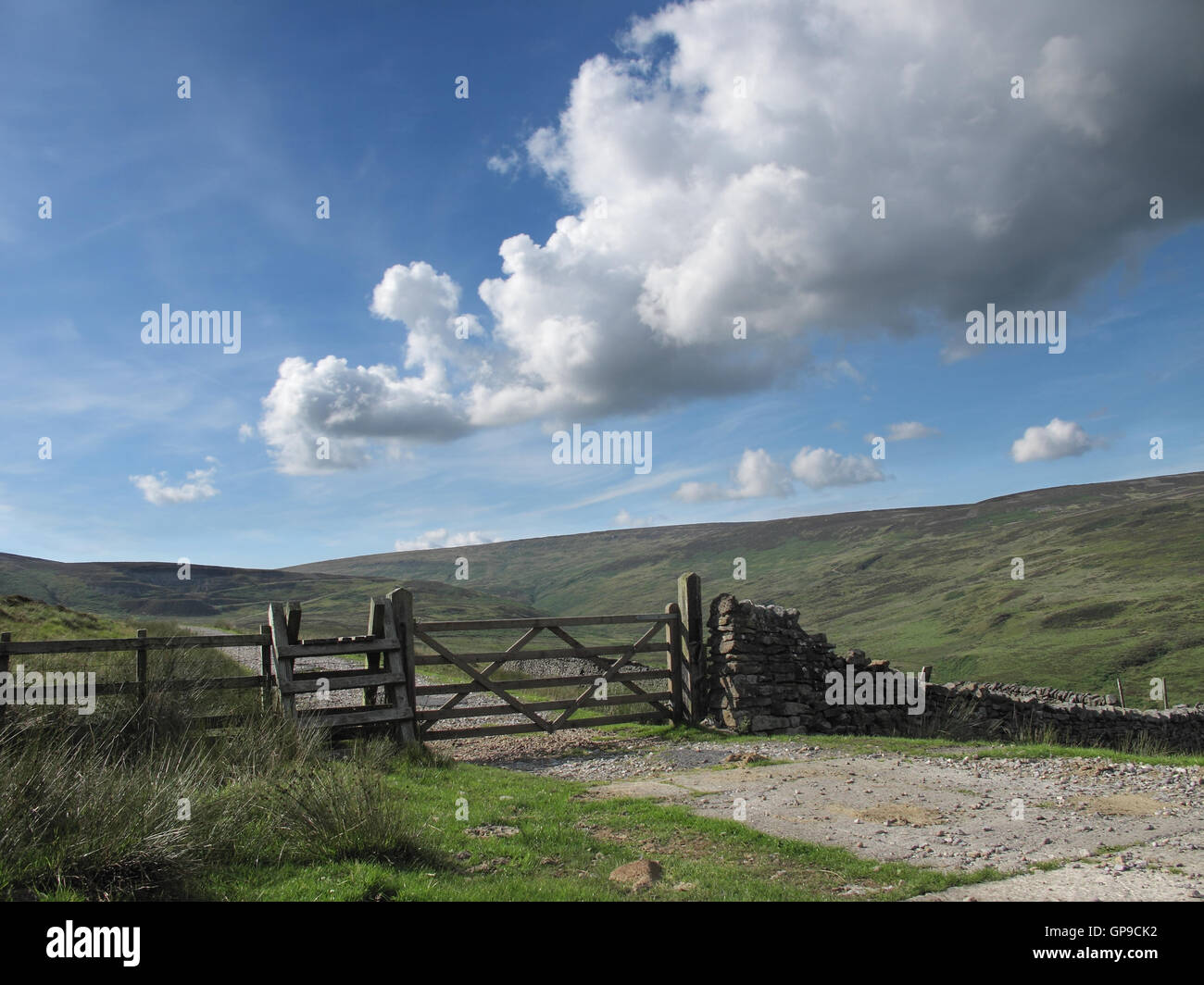 Tor auf die Hornby-Straße am Croasdale in den Wald von Bowland Stockfoto