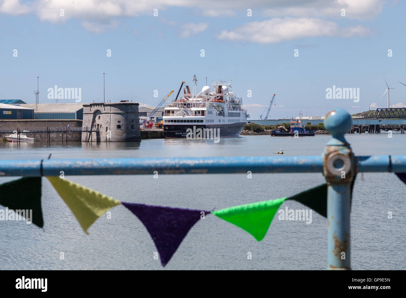 Silversea Cruises Silver Explorer Expeditionsschiff besucht Pembroke Dock in Wales. Stockfoto