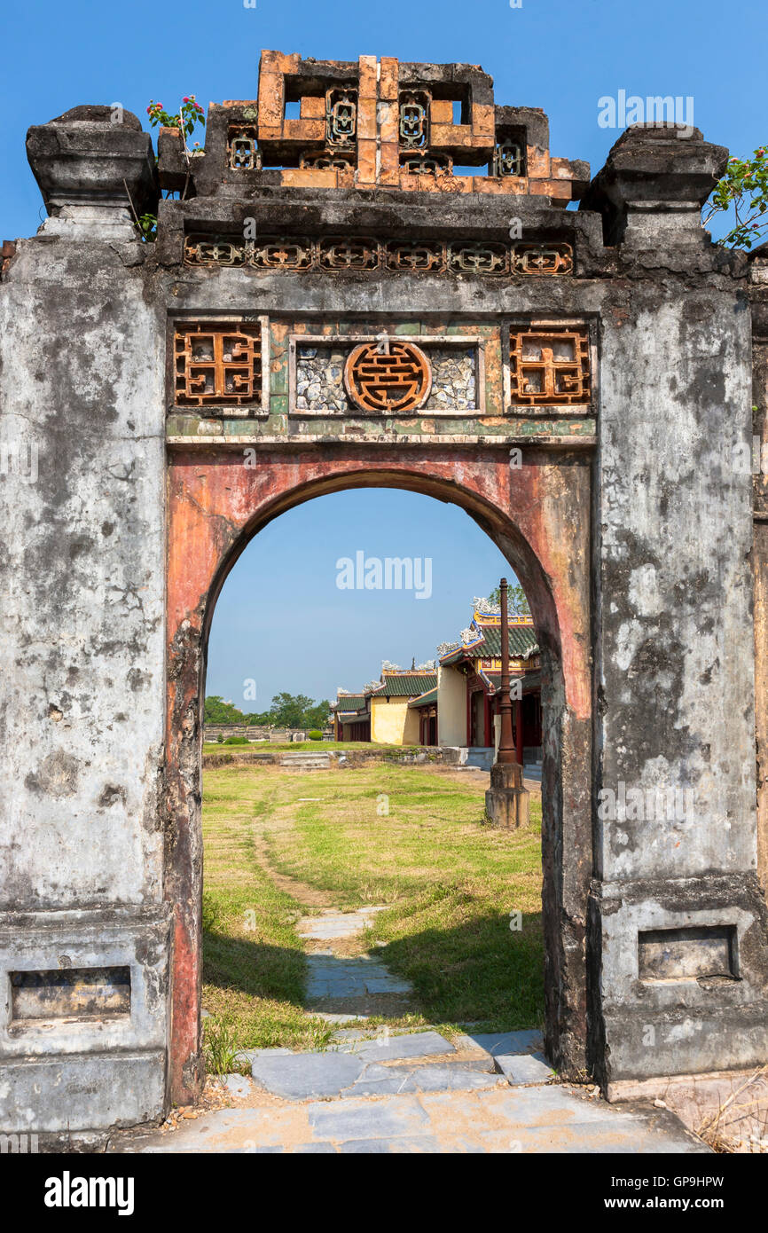 Ruinösen Gateway, Forbidden Purple City, Hue, Vietnam Stockfoto