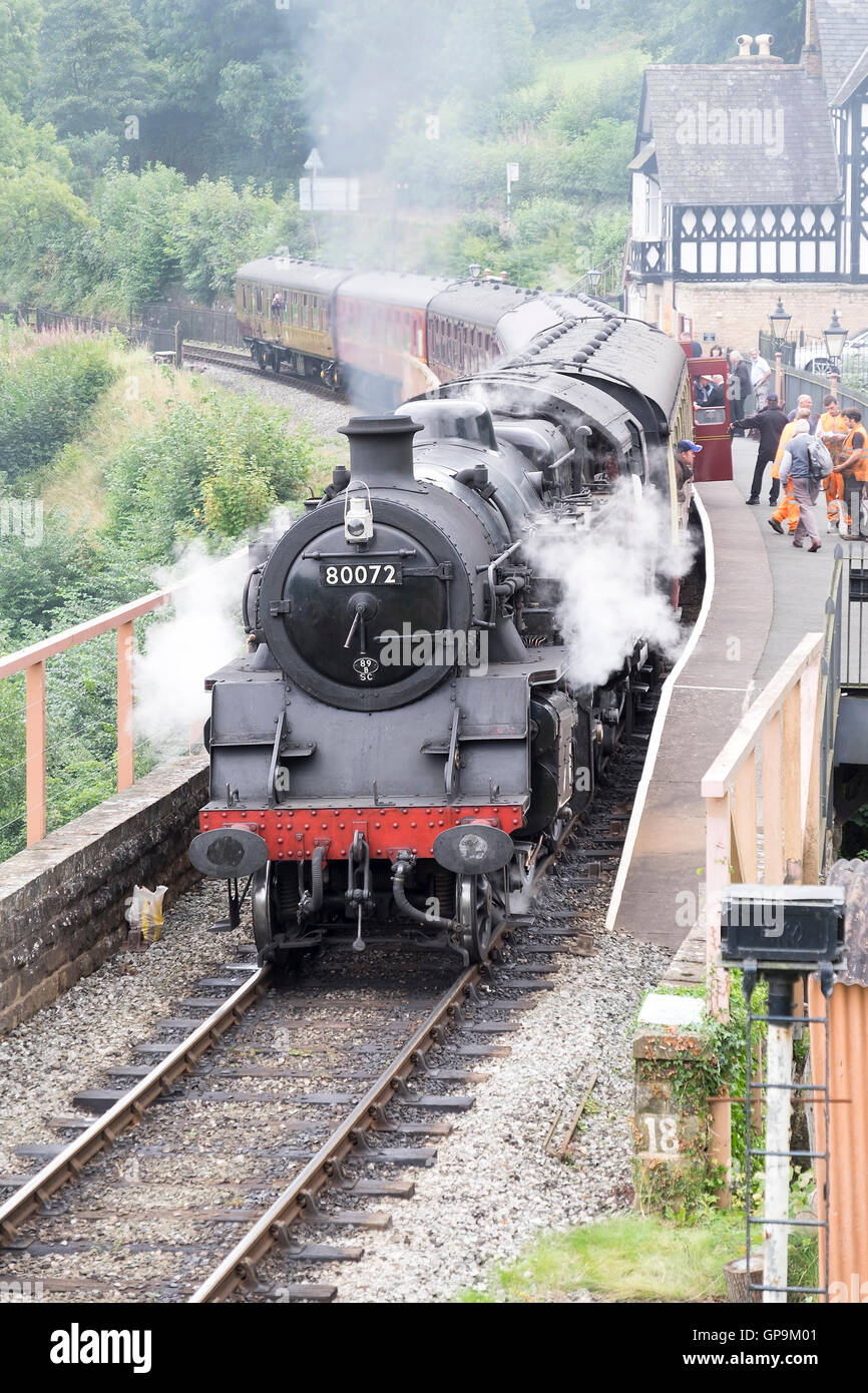 Dampfzug an Corwen Station auf der Museumsbahn von Llangollen. Stockfoto