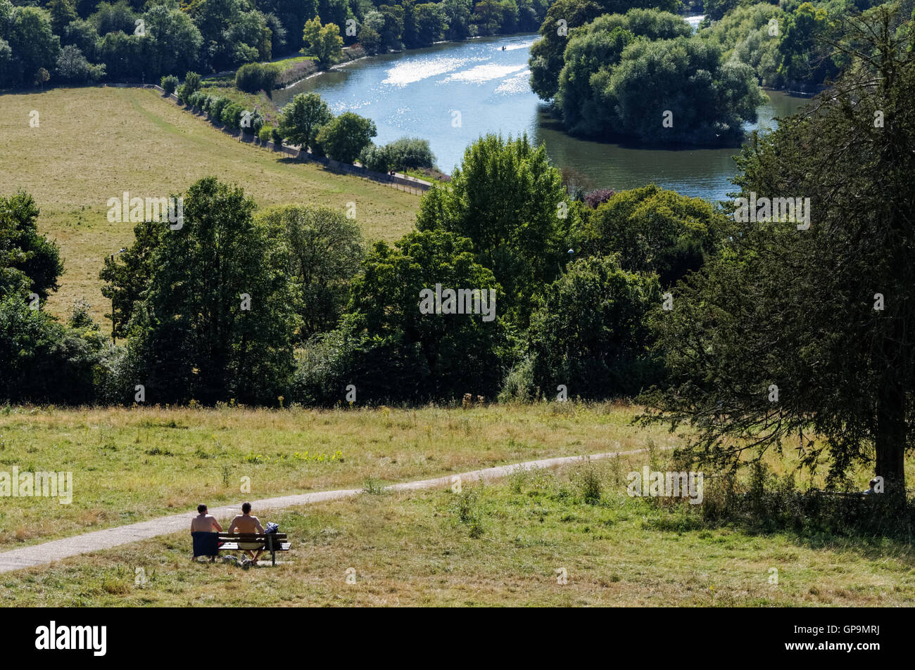 Blick auf die Themse, Terrasse Spaziergang auf Richmond Hill, London England Vereinigtes Königreich UK Stockfoto