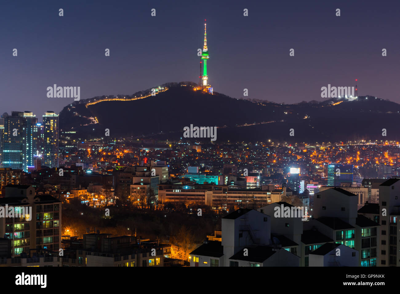 Korea, Seoul in der Nacht, Skyline von Südkorea Stockfoto