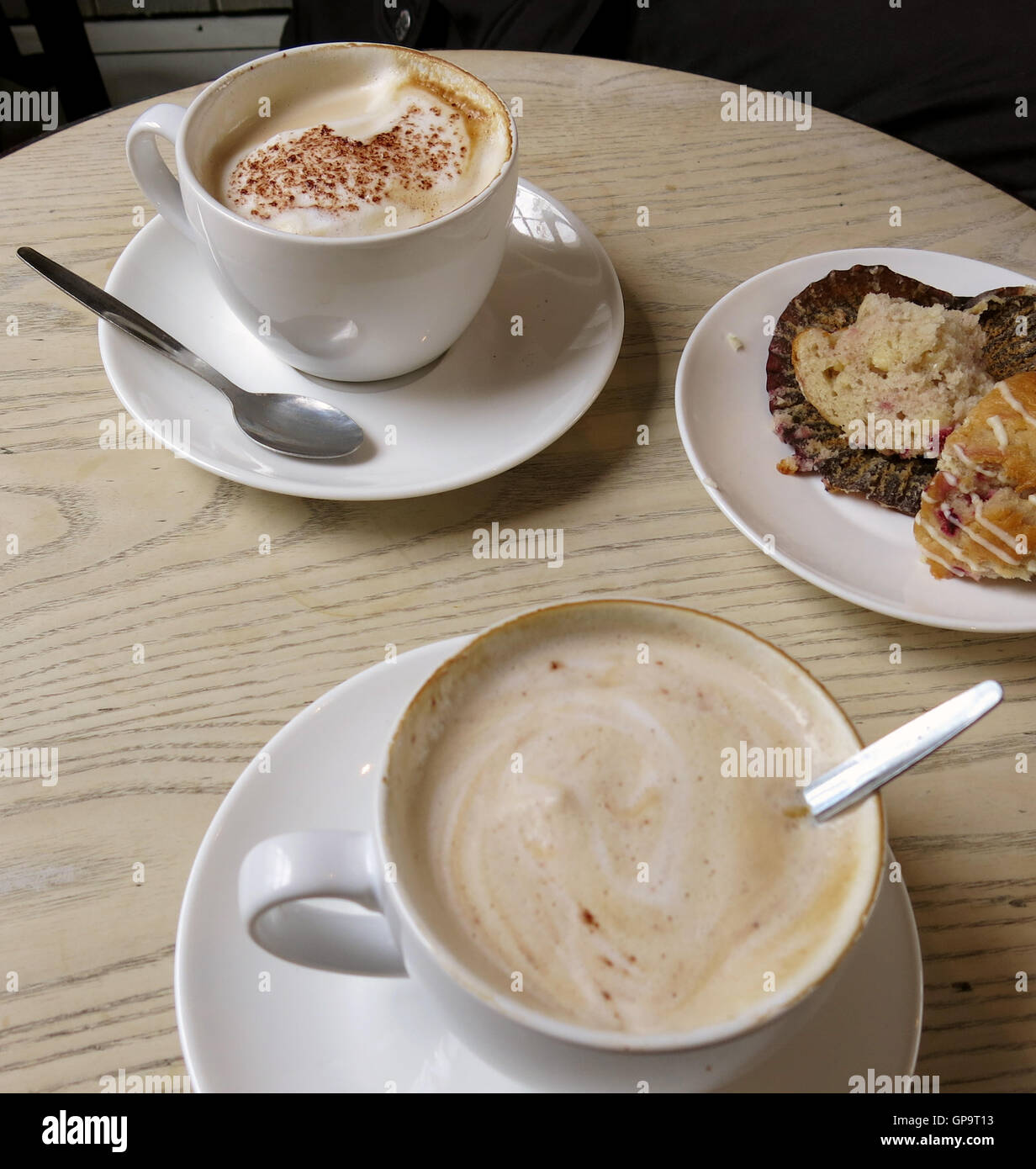 CAFE LATTE und muffin Stockfoto