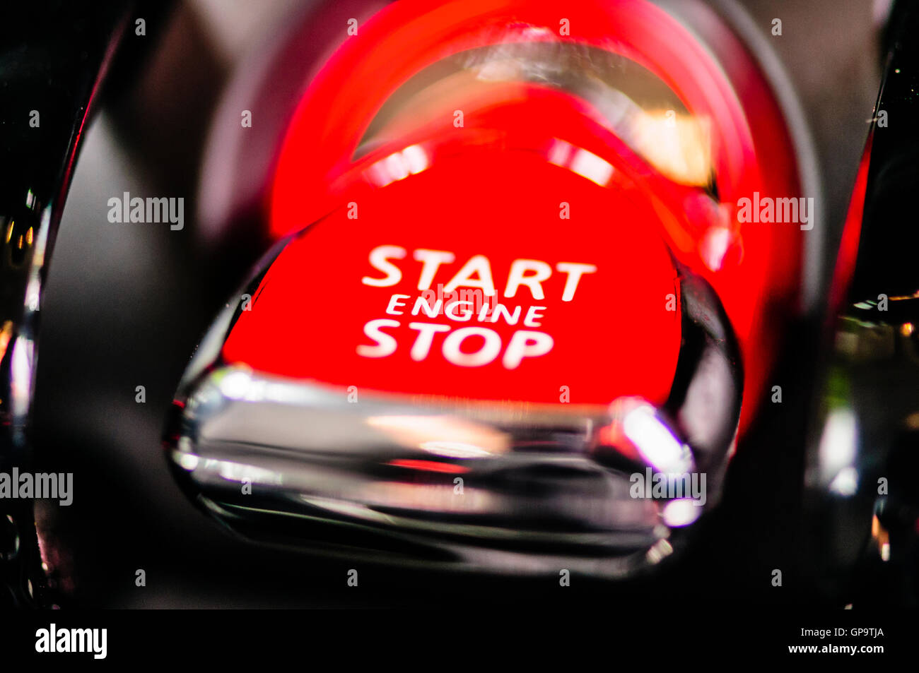 Motor Start/Stop-Taste in einer Mini-2016 Stockfoto