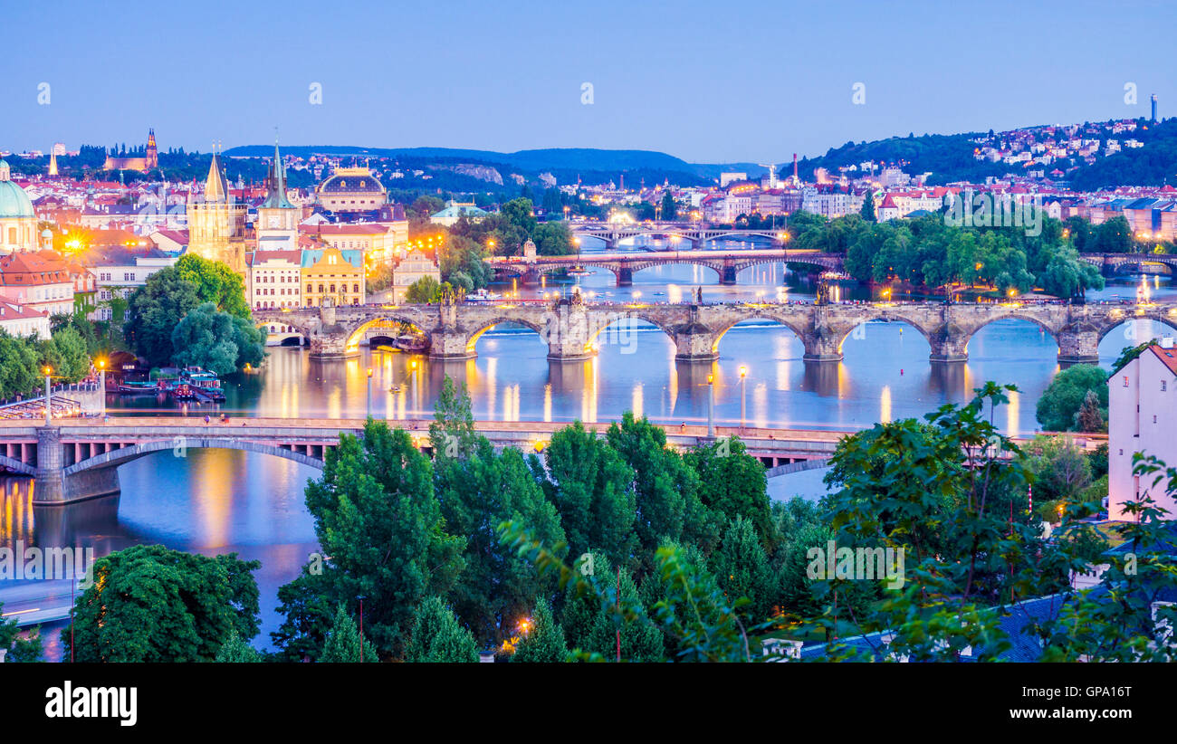 Prag ist die Hauptstadt der Tschechischen Republik. Es ist die größte Stadt des Landes und hat in der romanischen Zeit gegründet. Es Stockfoto