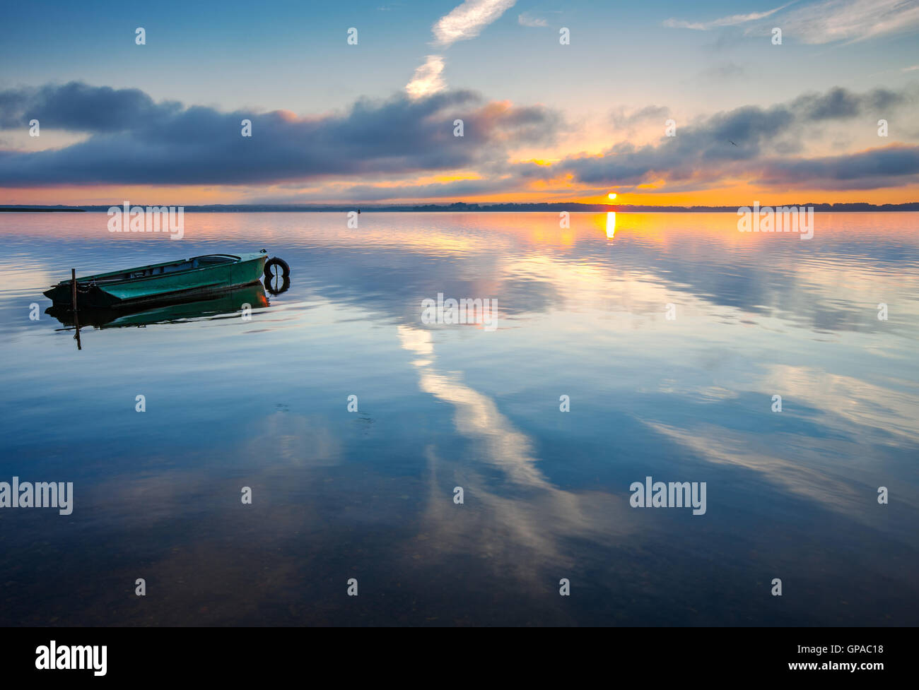 Sonnenaufgang am Seliger See, Ostaschkow, Twer, Russland. Stockfoto