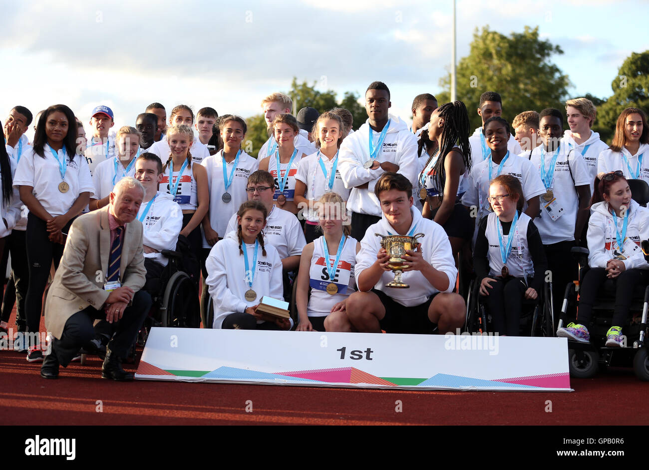 South East England gewinnen dem insgesamt besten Team während der Leichtathletik am Tag zwei der Schule Spiele 2016, Loughborough University. PRESSEVERBAND Foto. Bild Datum: Freitag, 2. September 2016. Stockfoto