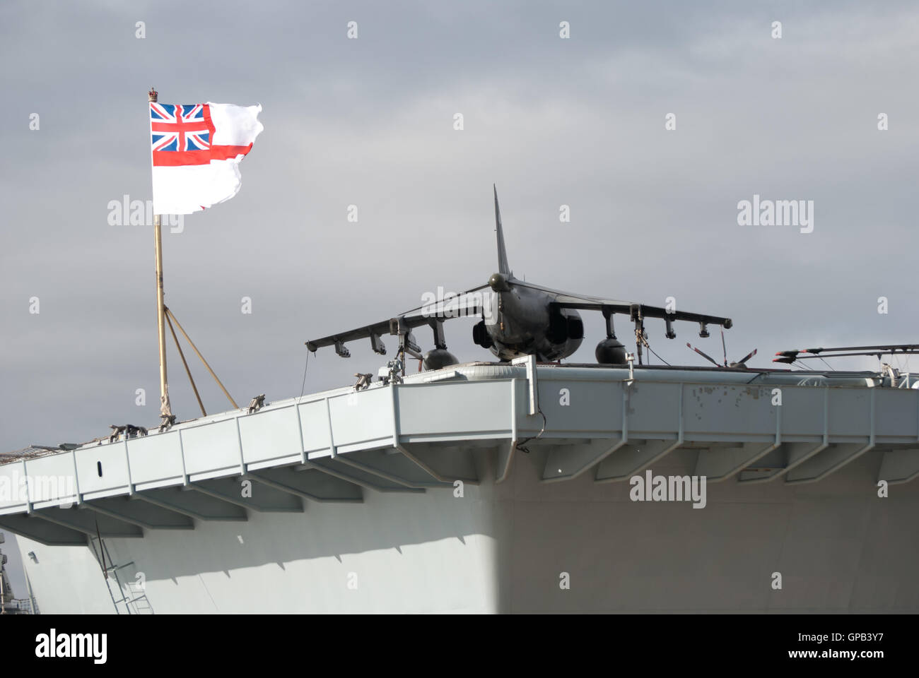 British Royal Navy Flugzeugträger HMS "Illustrious" Besuch in Liverpool für die Royal Navy Centenary of Aviation. Stockfoto