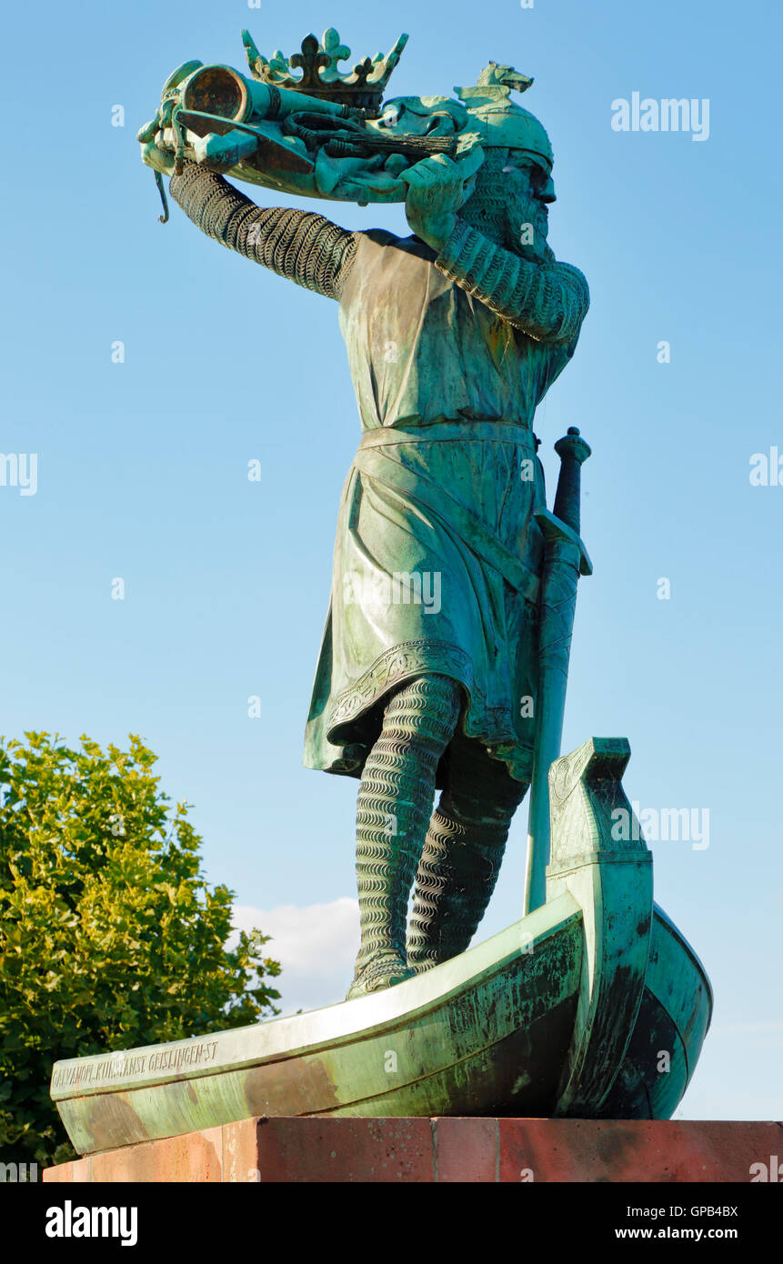 Hagendenkmal, Hagen von Tronje Mit Dem Schatz der Nibelungen, Bronzeplastik von Johannes Hirt, Worms, Rhein, Rheinland-Pfalz Stockfoto