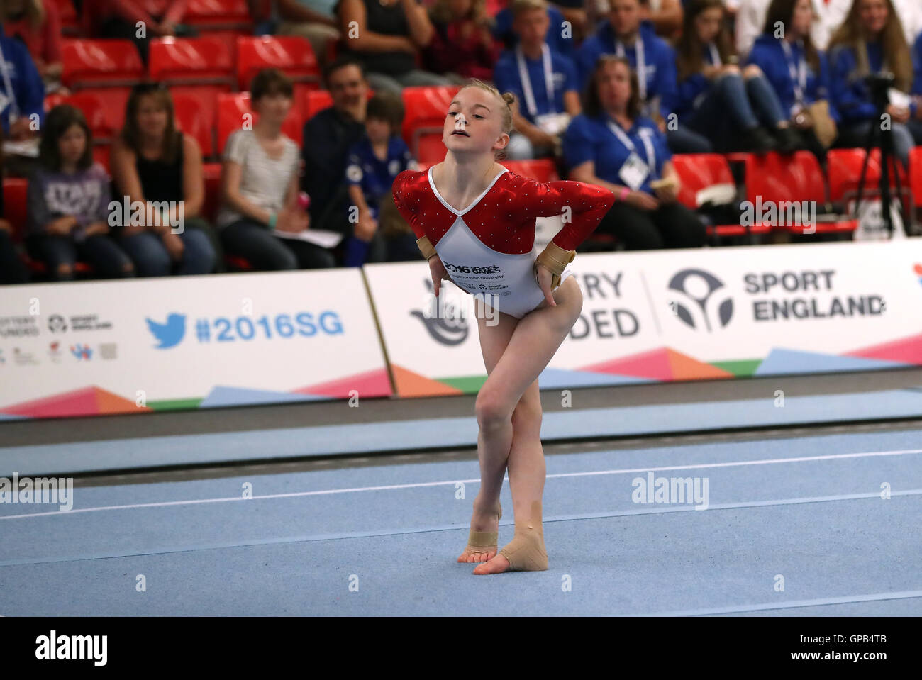 Englands Halle Hilton in Aktion auf dem Boden während der Gymnastik am dritten Tag der Schule Spiele 2016 an der Loughborough University. PRESSEVERBAND Foto. Bild Datum: Samstag, 3. September 2016. Stockfoto