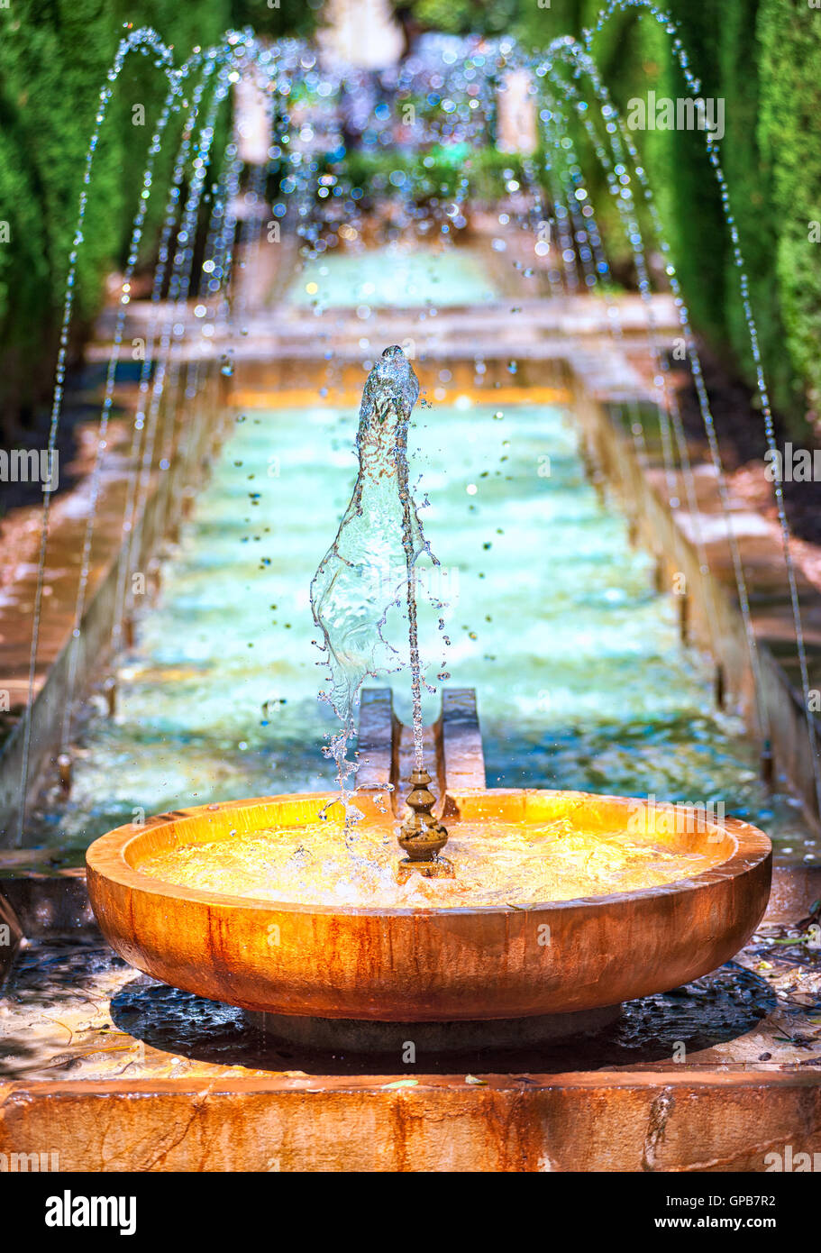 Brunnen im orientalischen Palast-Garten von Palma de Mallorca, Spanien Stockfoto