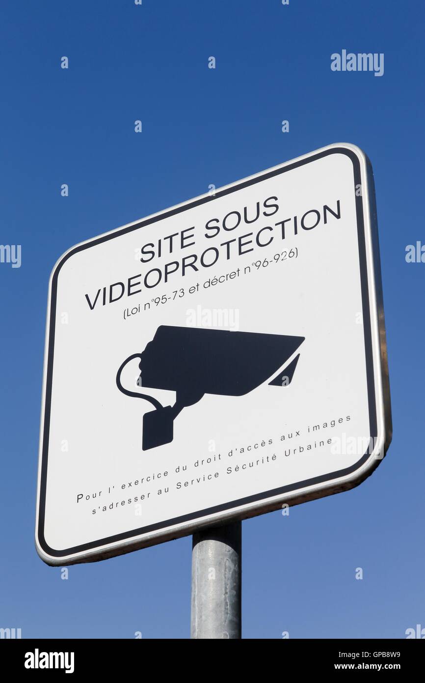 Panel in der Straße von Videoüberwachung in Frankreich Stockfoto