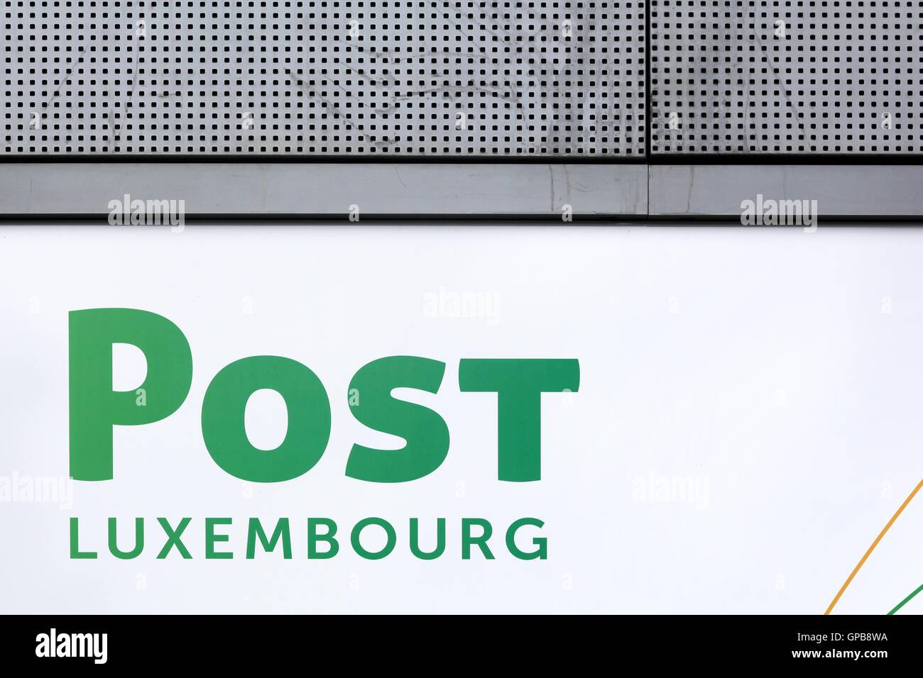 Post Luxemburg Zeichen an der Wand Stockfoto