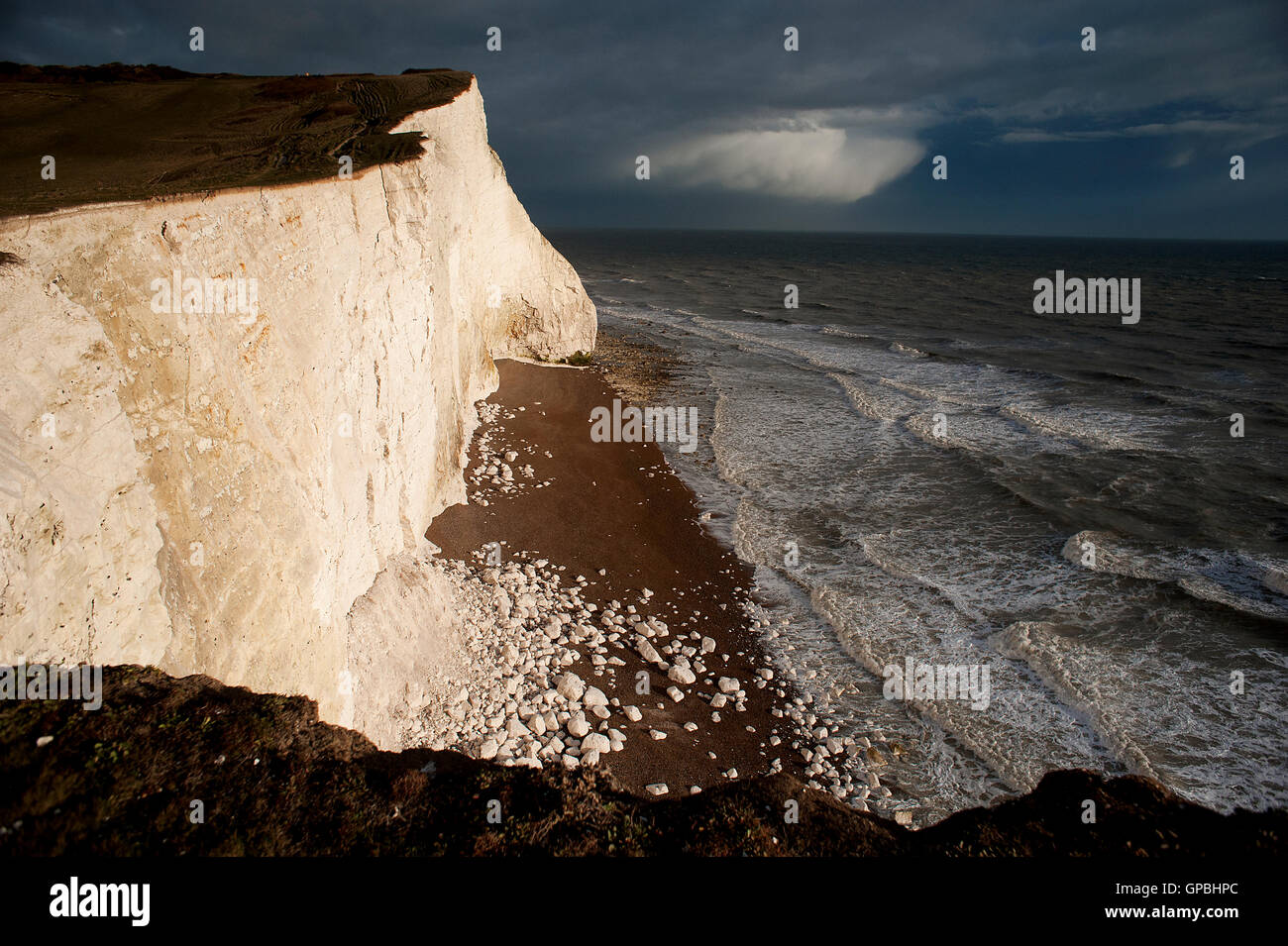 Die Kreidefelsen in Seaford Kopf in Sussex nach einer jüngsten Zusammenbruch der Felskante nach stürmischen Wetter. Stockfoto