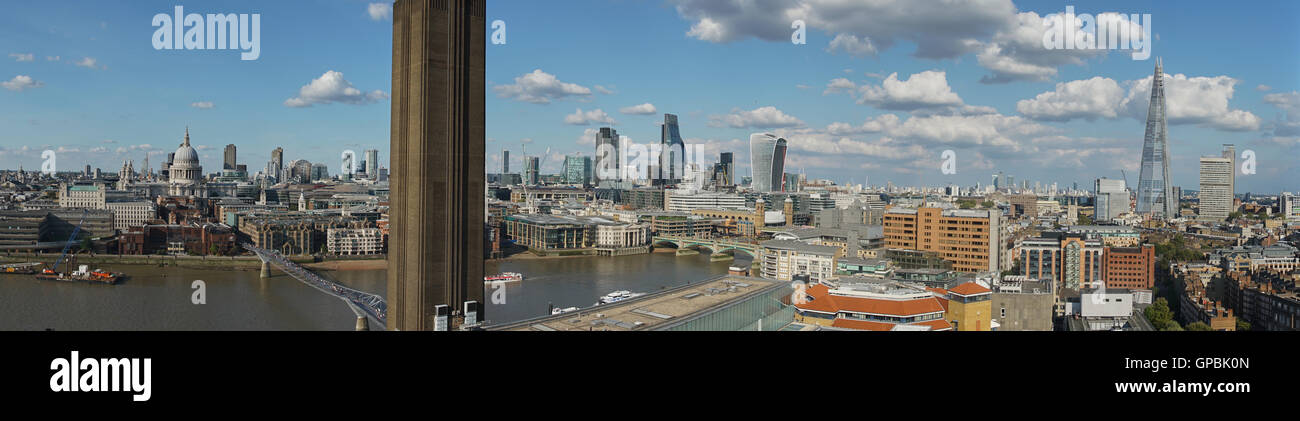 Panoramablick auf die Skyline von London von Tate Modern Stockfoto