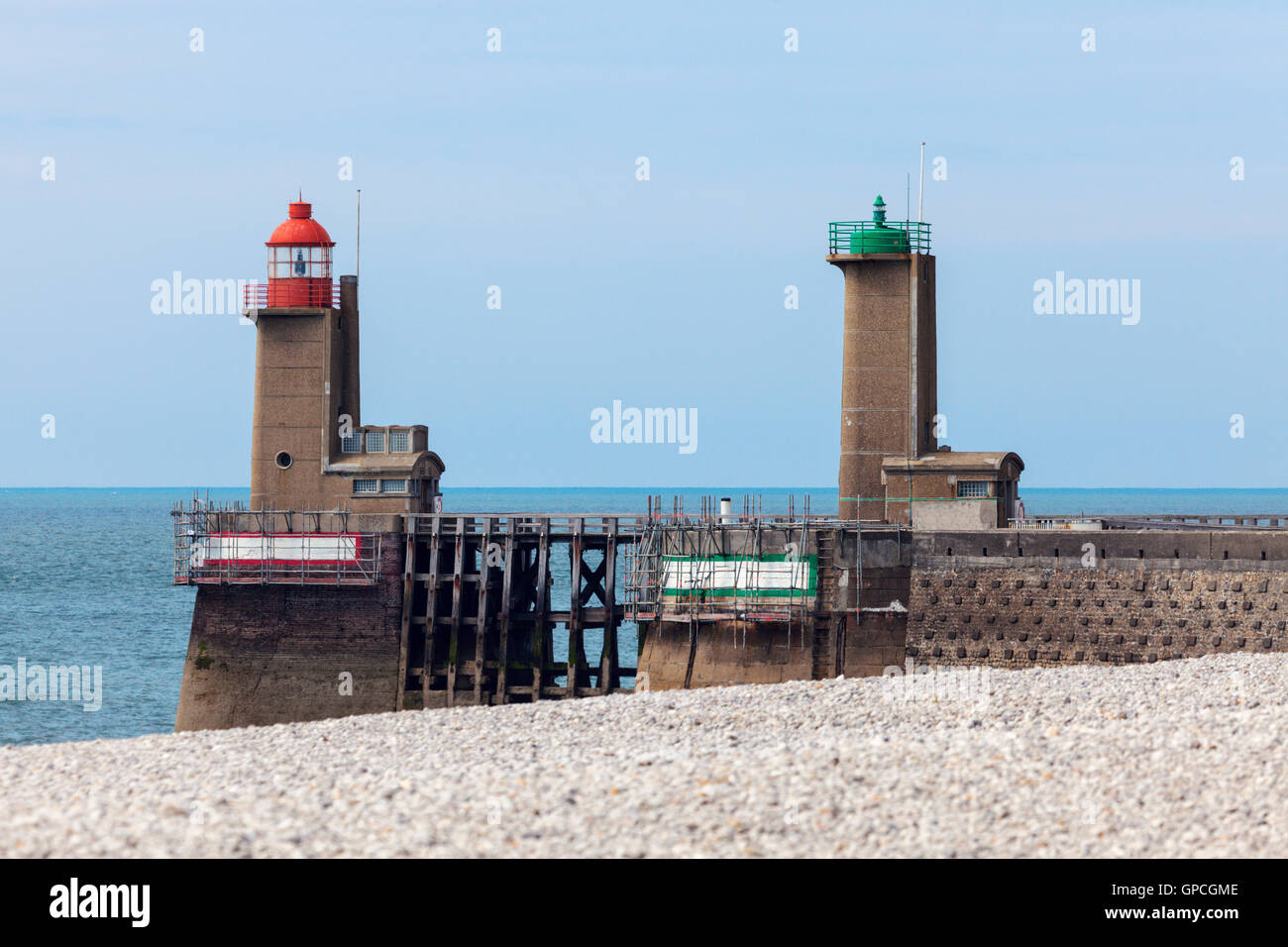 Zwei Leuchttürme in Fecamp. Fecamp, Normandie, Frankreich Stockfoto