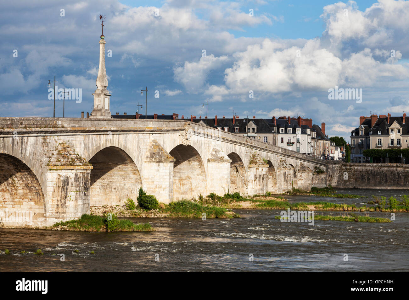 Jacques-Gabriel-Brücke in Blois. Blois, Pays De La Loire, Frankreich Stockfoto