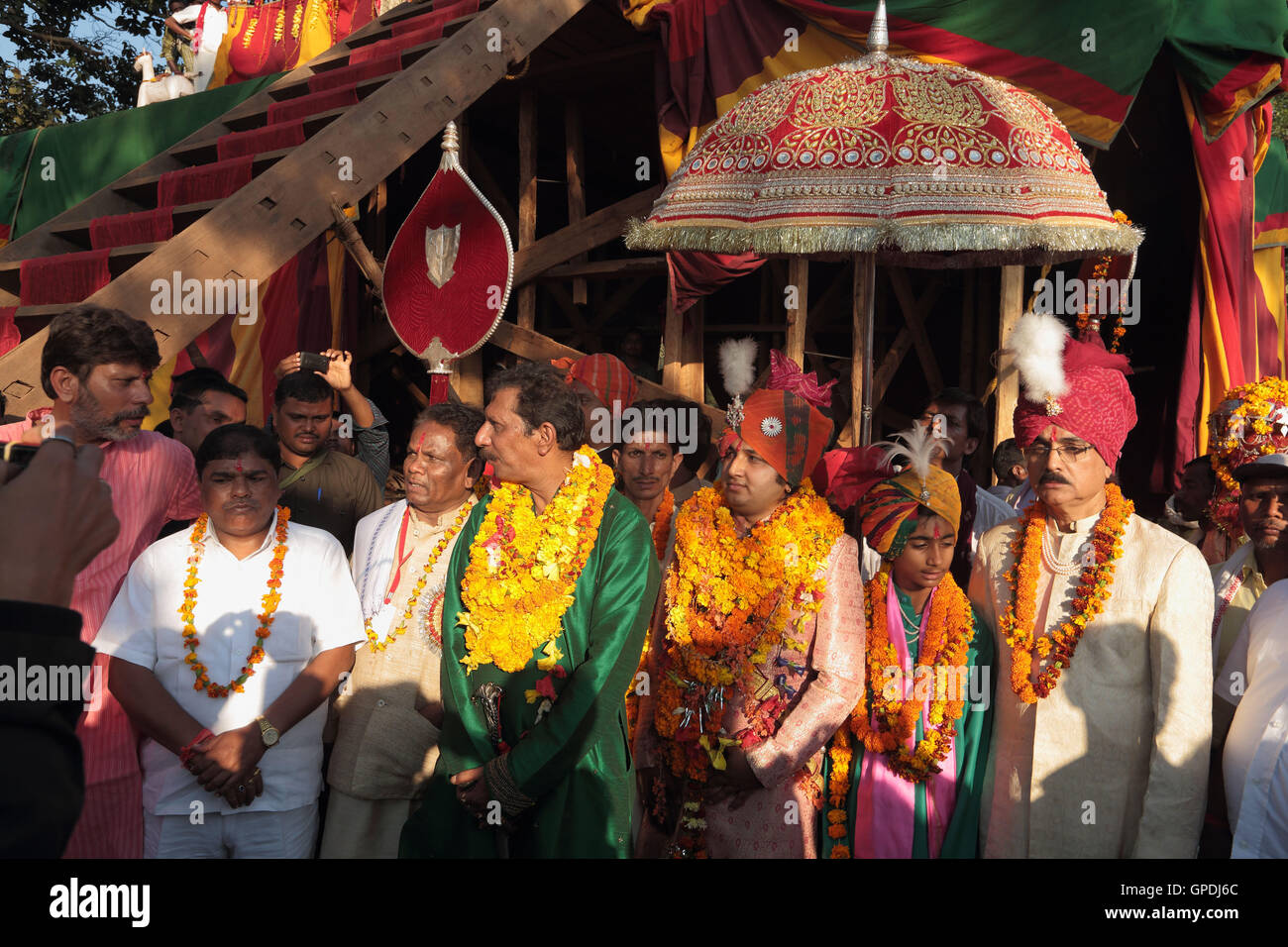 König bei Dussehra Festival Prozession, Jagdalpur, Bastar, Chhattisgarh, Indien, Asien Stockfoto
