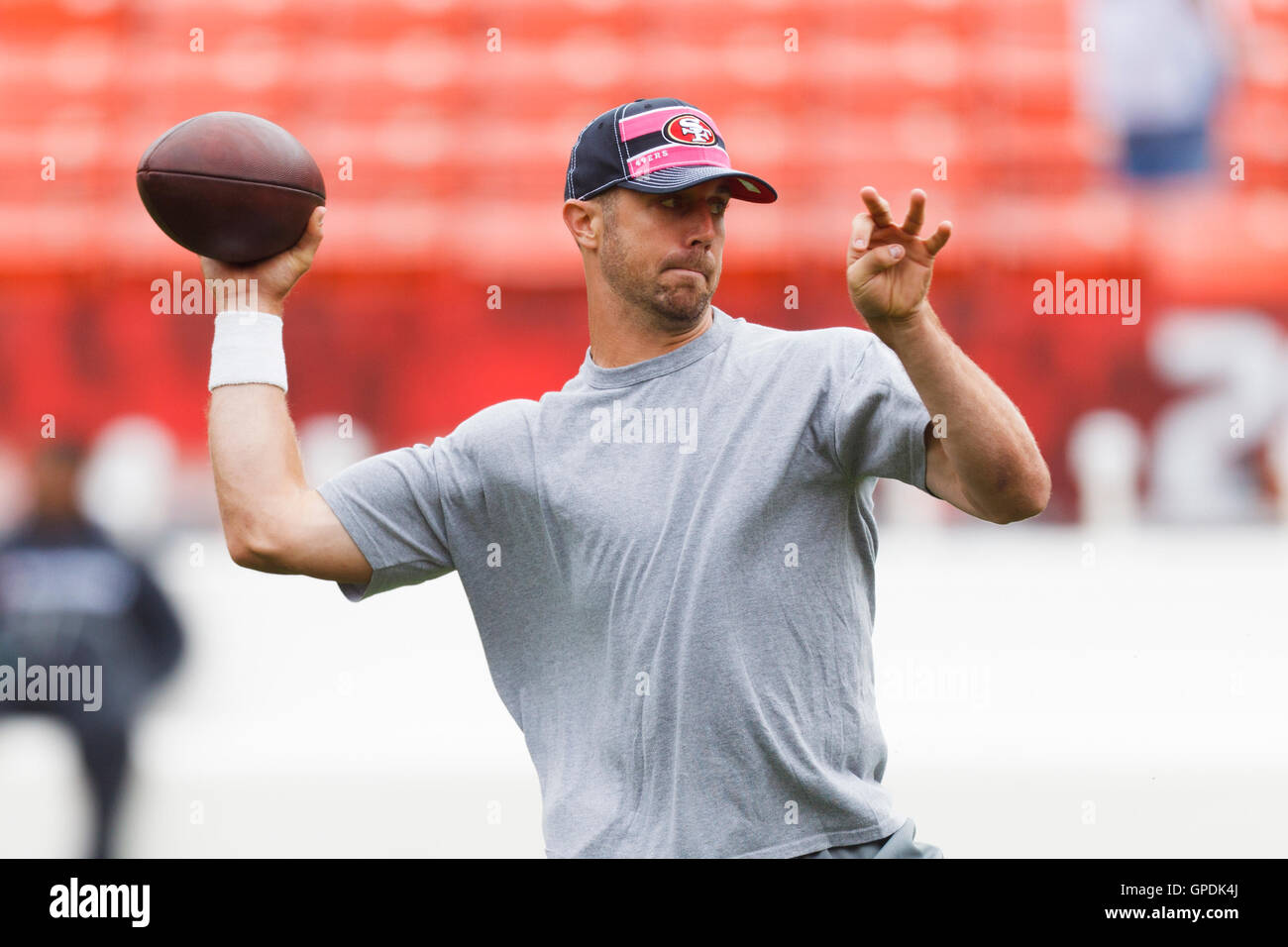 Okt 9, 2011; San Francisco, Ca, USA; San Francisco 49ers Quarterback Alex Smith (11) nach dem Aufwärmen vor dem Spiel gegen die Tampa Bay Buccaneers im Candlestick Park. Stockfoto