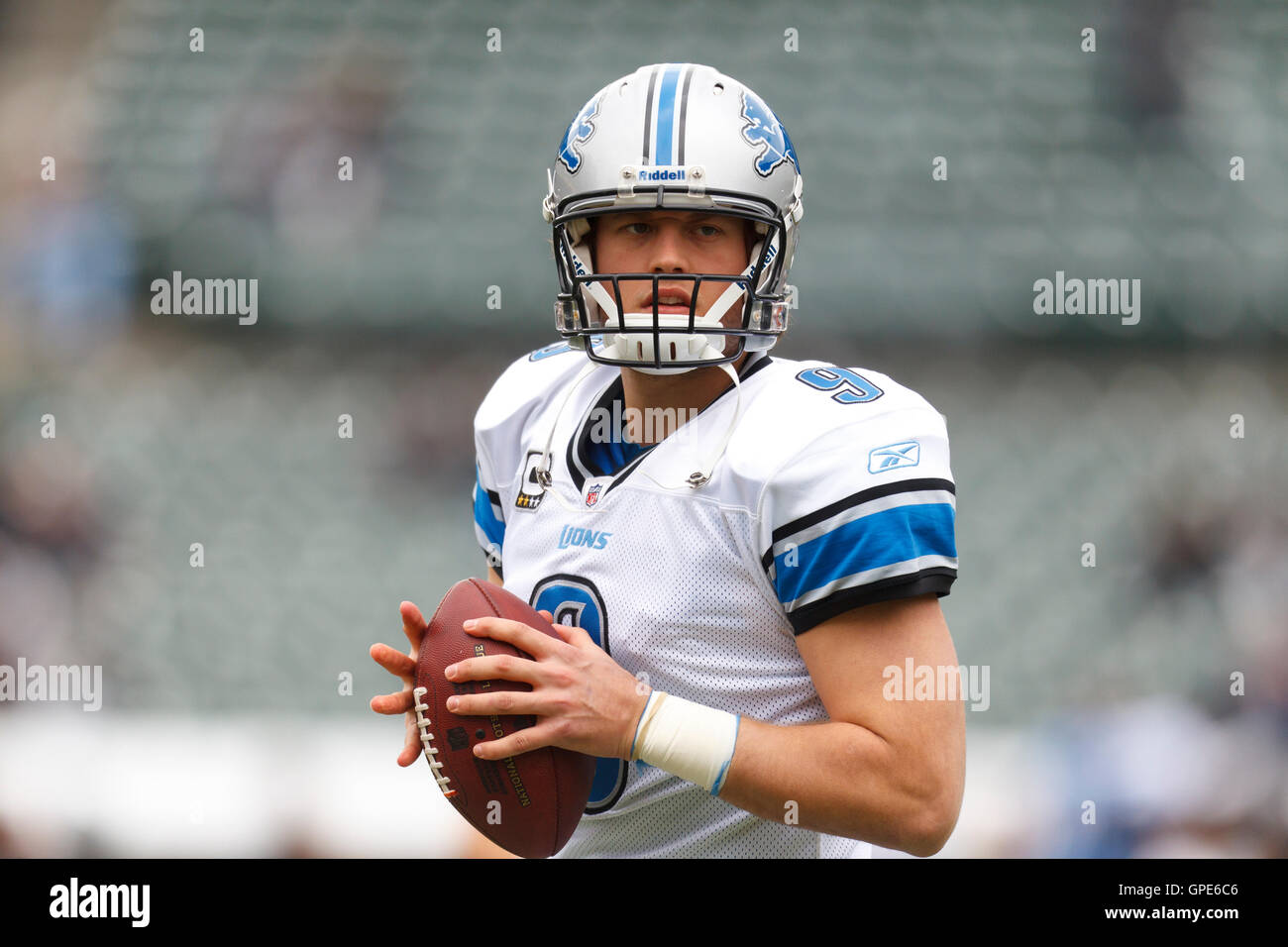 Dez 18, 2011; Oakland, Ca, USA; Detroit Lions Quarterback Matthew Stafford (9) nach dem Aufwärmen vor dem Spiel gegen die Oakland Raiders, bei o.co Kolosseum. Stockfoto