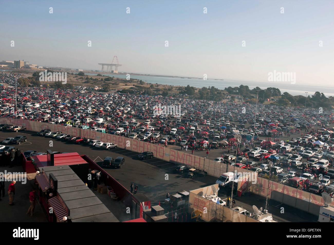 14. Januar 2012; San Francisco, CA, USA; Gesamtansicht des Parkplatzes vor dem 2011 NFC divisional Playoff-Spiel zwischen den San Francisco 49ers und den New Orleans Saints im Candlestick Park Stadion. Stockfoto