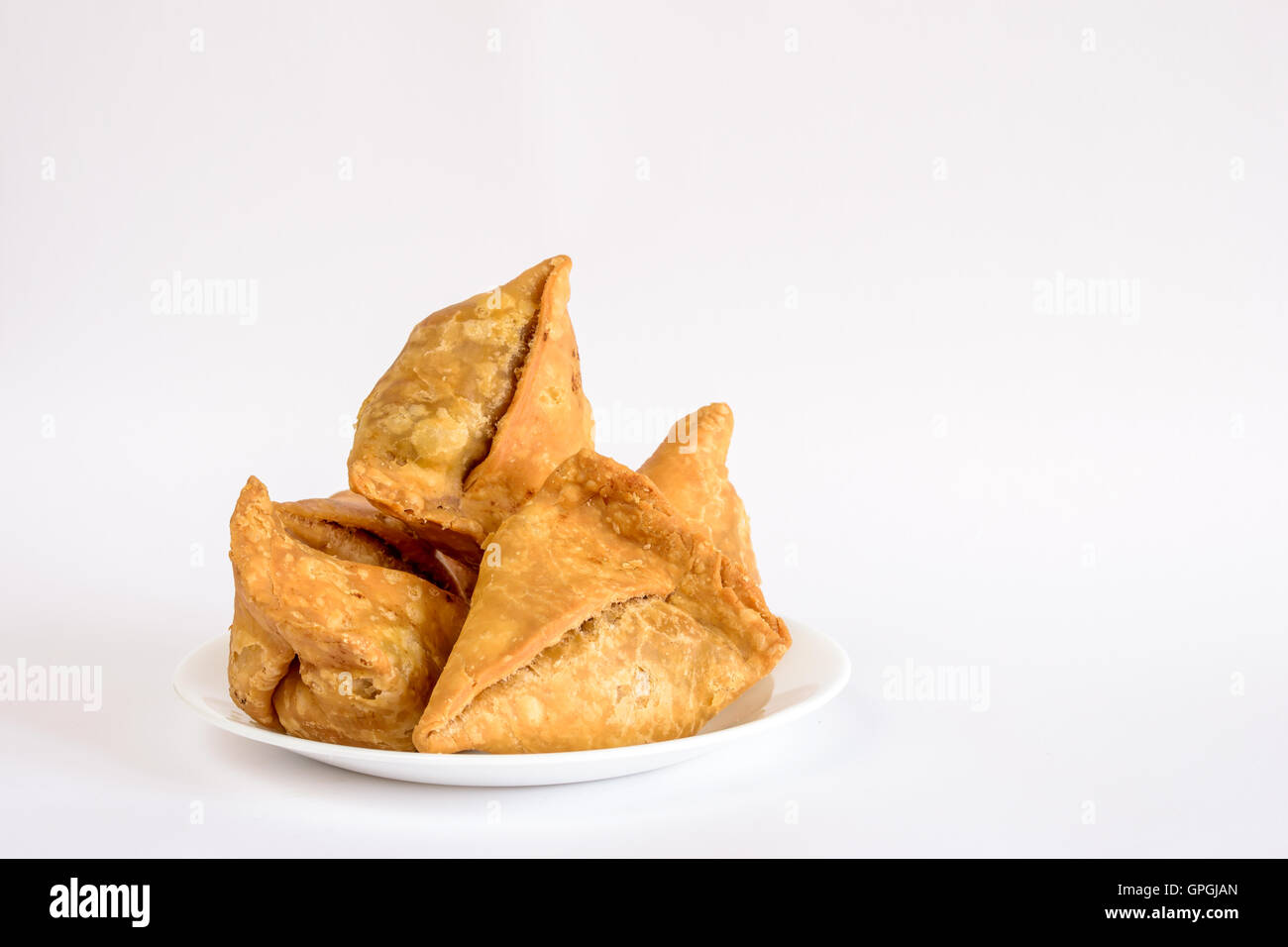 Ein Teller mit samosas Stockfoto