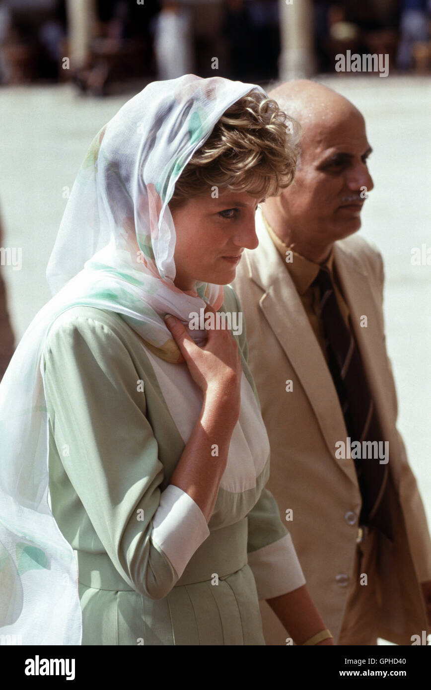 Prinzessin Diana von Wales, bei einem Besuch in Ägypten im Jahr 1992 besucht Al-Azhar-Moschee. Stockfoto