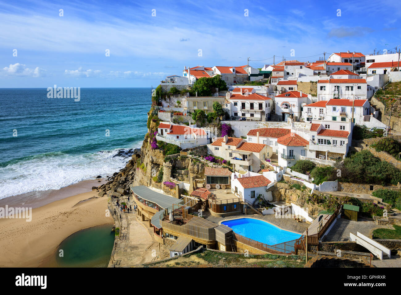 Azenhas Do Mar, einem kleinen Fischerdorf an der Atlantikküste in der Nähe von Cabo da Roca in Portugal Stockfoto