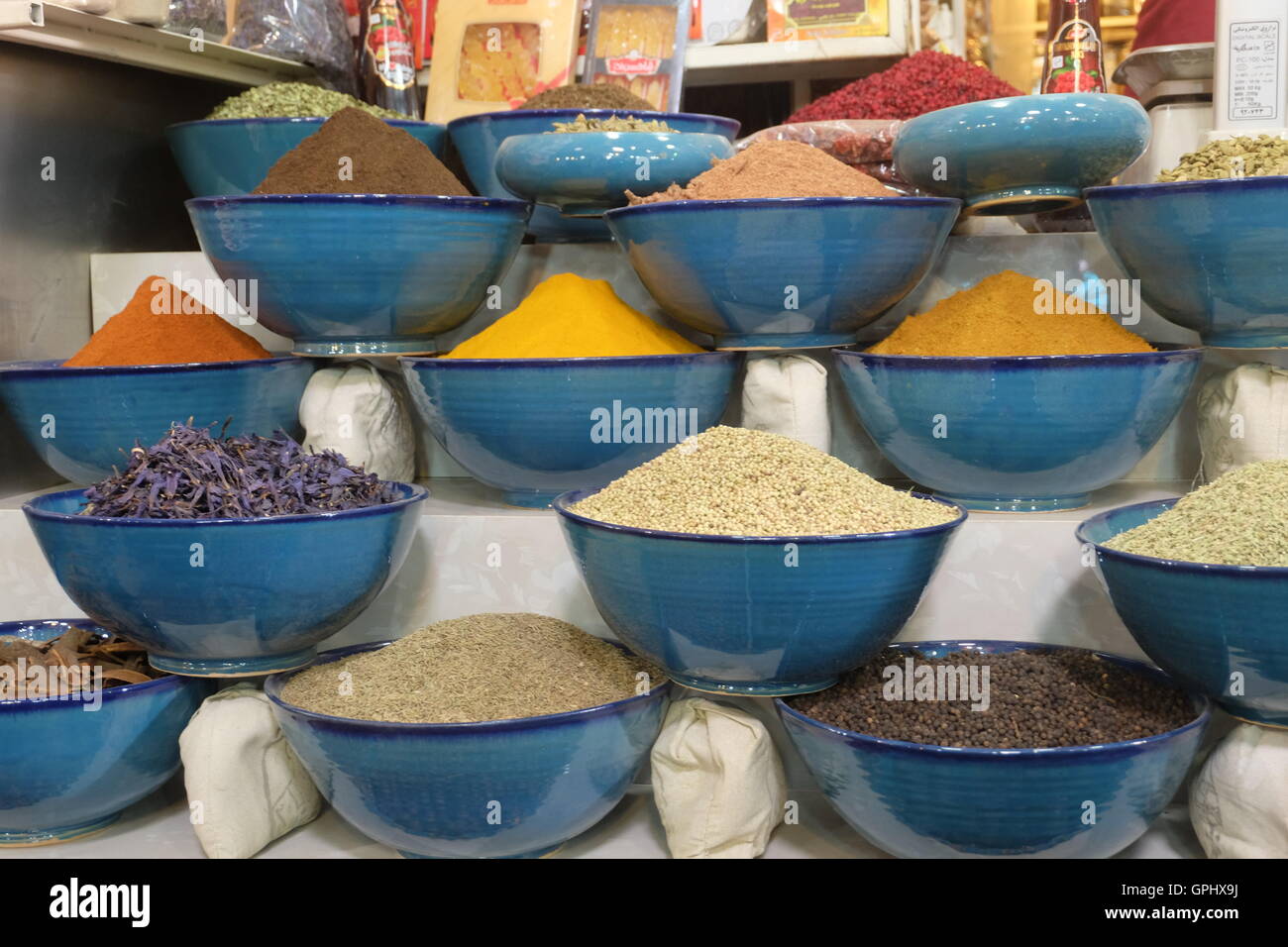 Gewürze für den Verkauf in den Souk Shiraz, Iran Stockfoto