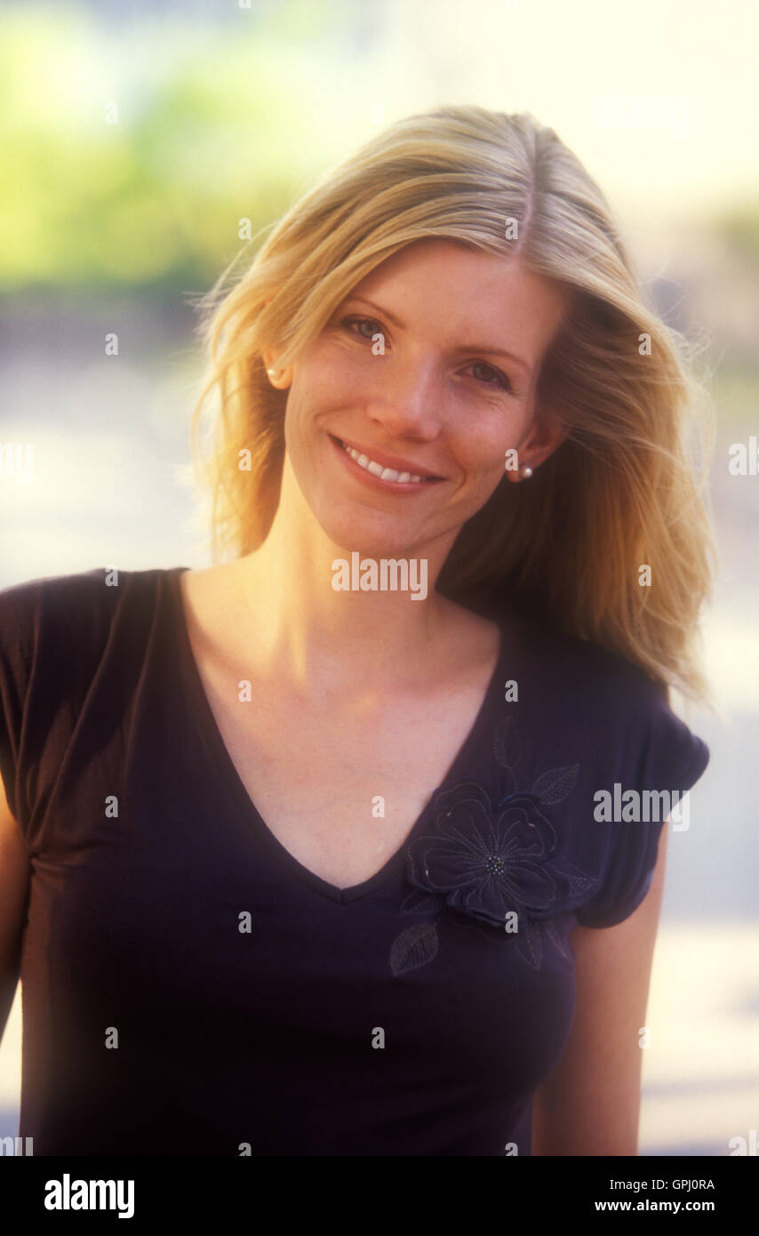 schöne Frau, Outdoor-Porträt, Stockfoto