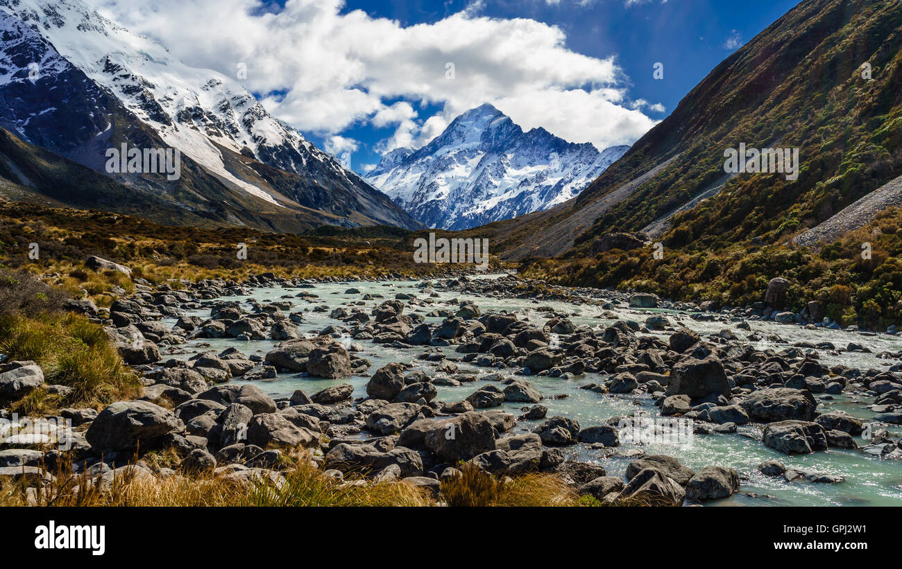 Panorama-Landschaft der Mount Cook und Glacier Stream von Hooker Valley Trail, New Zealand Stockfoto