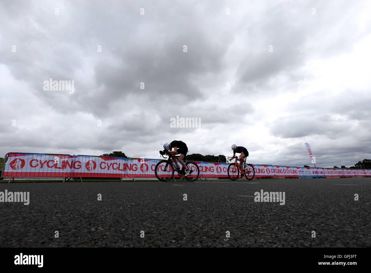 Lewis Askey West Midlands in Aktion während der jungen Straßenrennen tagsüber vier der Schule Spiele 2016 an der Loughborough University, Loughborough. PRESSEVERBAND Foto. Bild Datum: Sonntag, 4. September 2016. Bildnachweis sollte lauten: Steven Paston/PA Wire Stockfoto