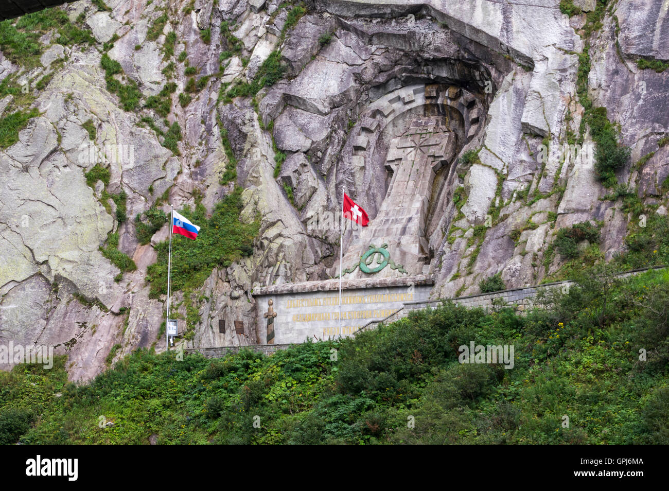 Suworow-Denkmal in der Schöllenen-Schlucht in der Nähe von Andermatt, Schweiz. Stockfoto