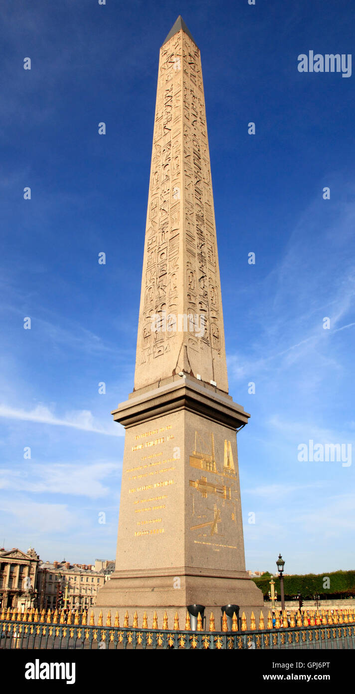 Luxor Obelisk in der Mitte des Place De La Concorde, Paris, Frankreich, Europa Stockfoto