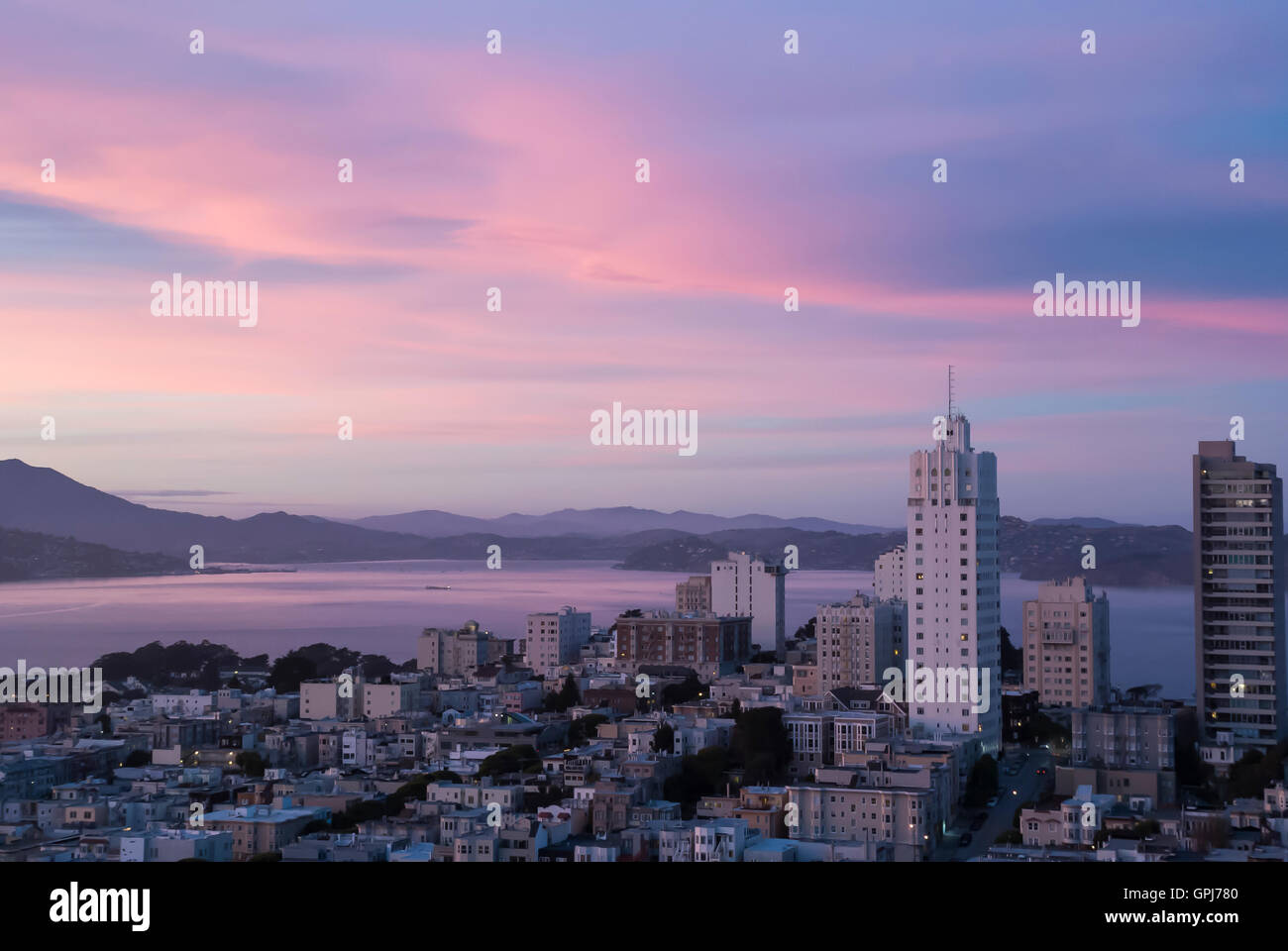 San Francisco Skyline bei Sonnenuntergang Stockfoto