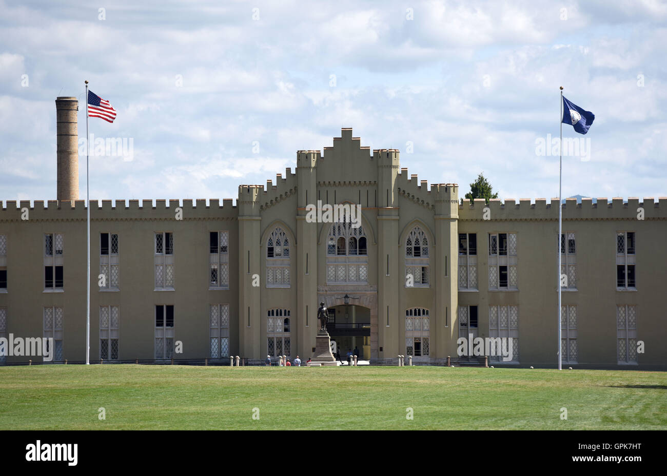 Lexington, USA. 3. Sep, 2016. Menschen besuchen Virginia Military Institute (VMI) in Lexington, USA, 3. September 2016. VMI ist eine staatlich geförderte Militärschule, eine der ältesten Einrichtungen dieser Art in den USA Mit vielen Schülern einschließlich George Marshall wurde VMI "West Point des Südens" genannt. © Yin Bogu/Xinhua/Alamy Live-Nachrichten Stockfoto