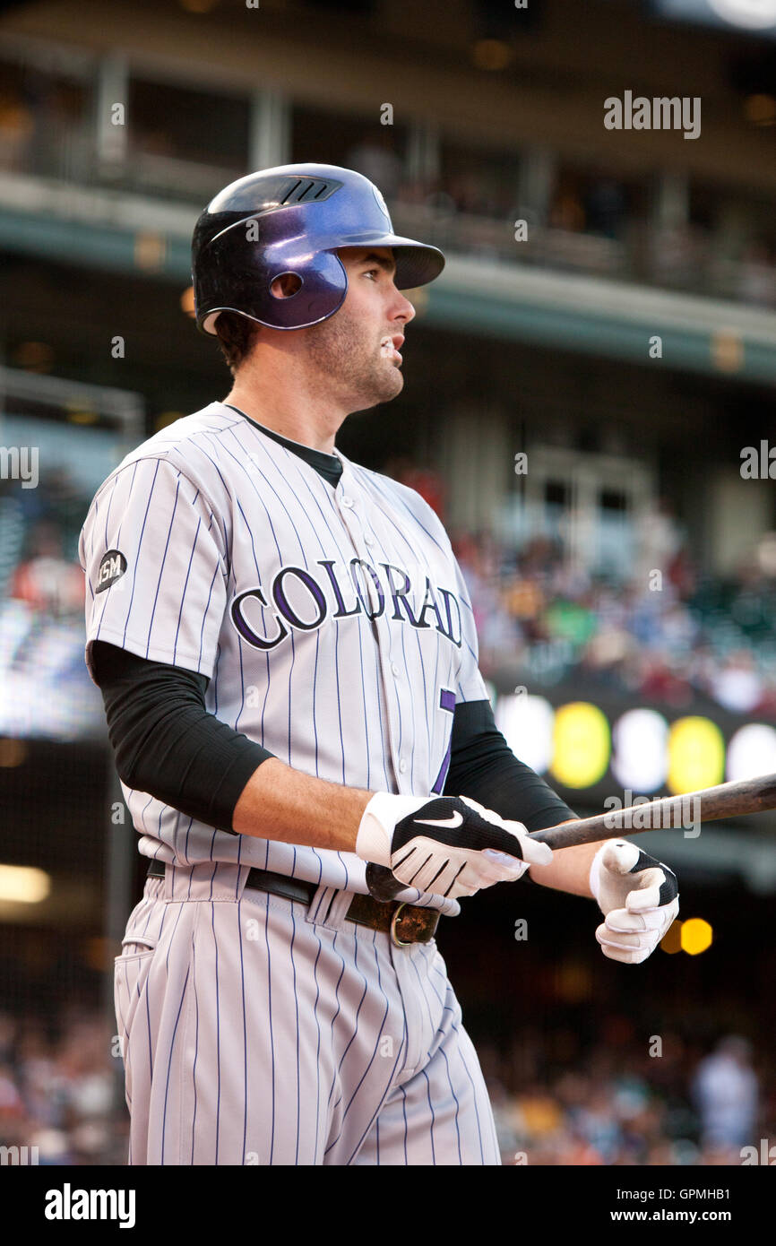 2. Juni 2010; San Francisco, CA, USA;  Colorado Rockies linker Feldspieler Seth Smith (7) at bat gegen die San Francisco Giants im ersten Inning im AT&T Park. San Francisco besiegte Colorado 4: 1. Stockfoto