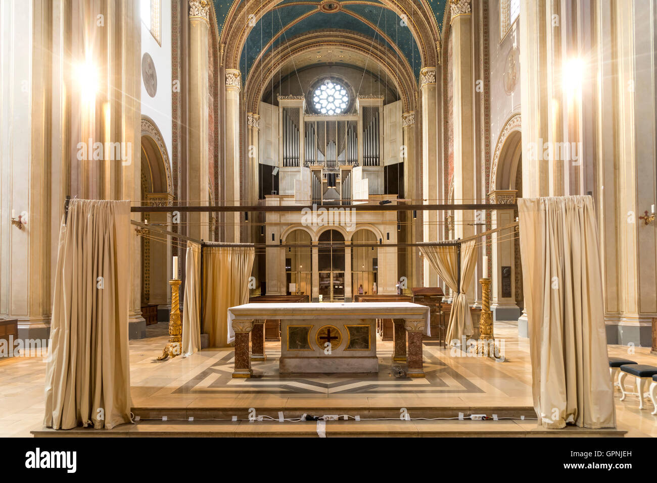 innen- und Kirche Orgel der Kirche St. Louis oder der Ludwigskirche in München, Bayern, Deutschland Stockfoto