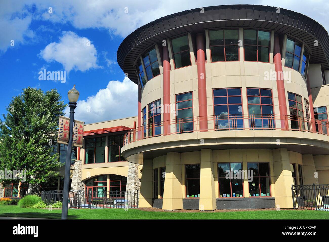 Elgin, Illinois, USA. Die Gail Borden Öffentliche Bibliothek. Das