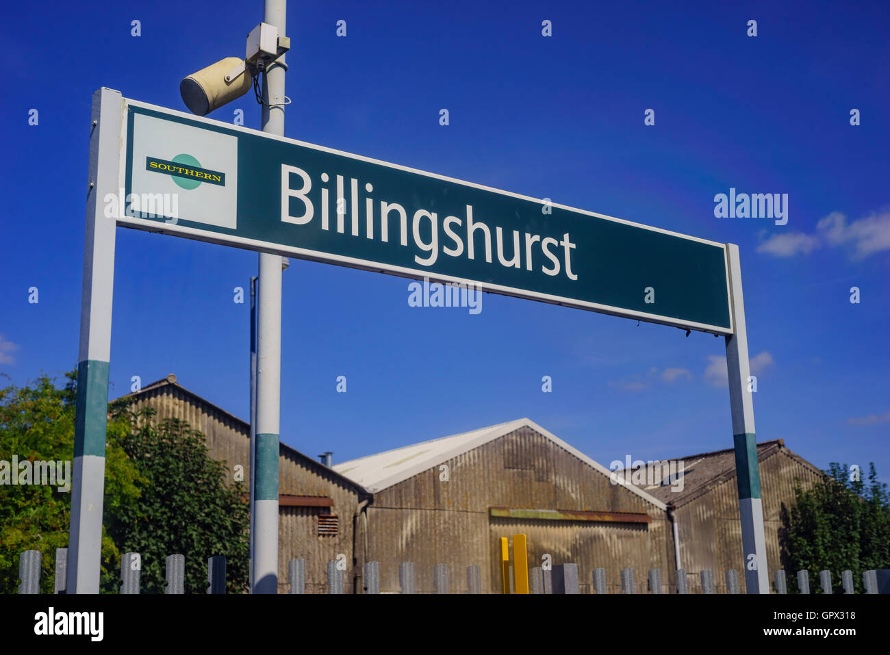 Billingshurst Bahnhof unterzeichnen im Vereinigten Königreich Stockfoto